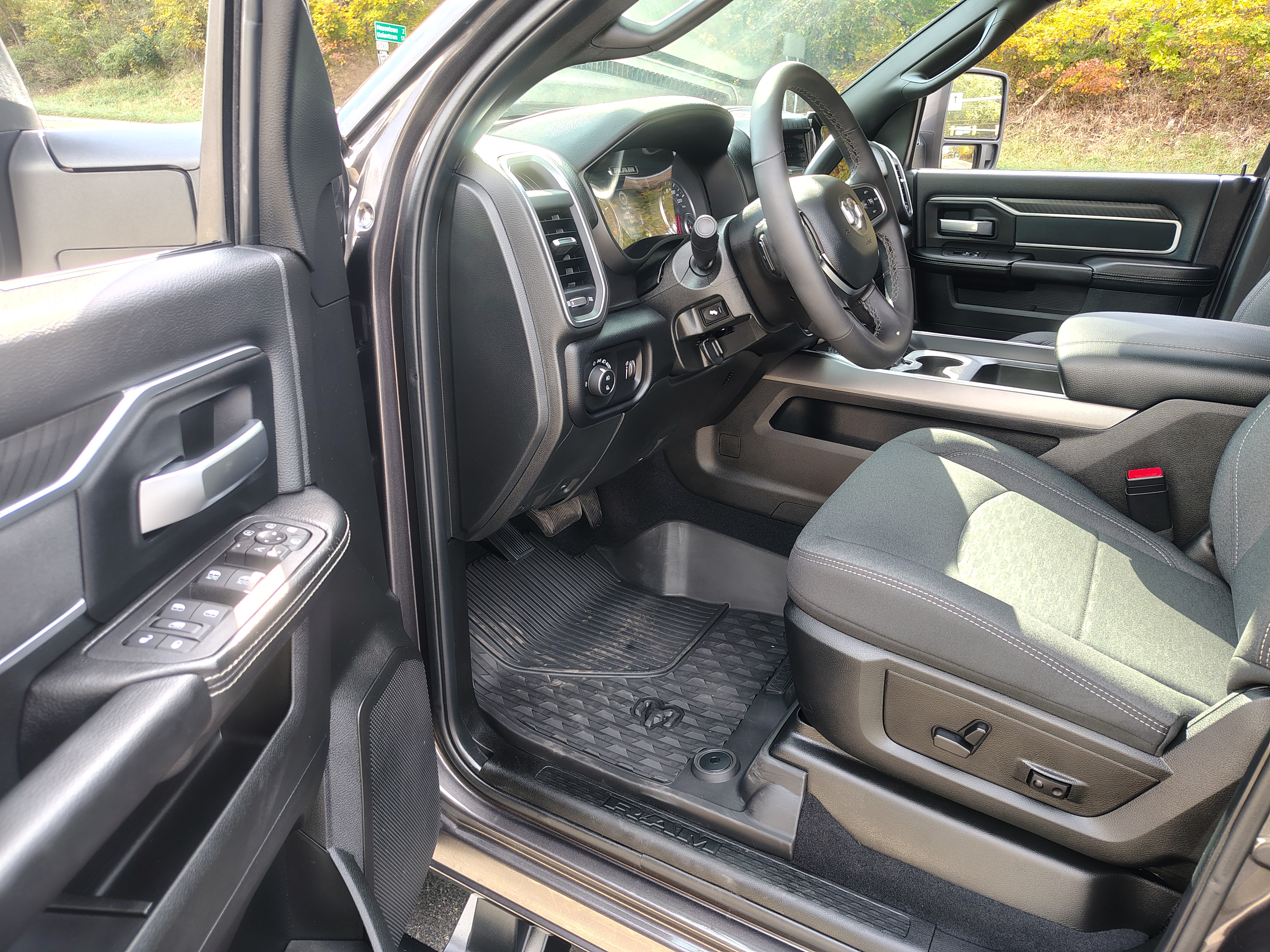 2026 Ram 3500 photo 17 of 40