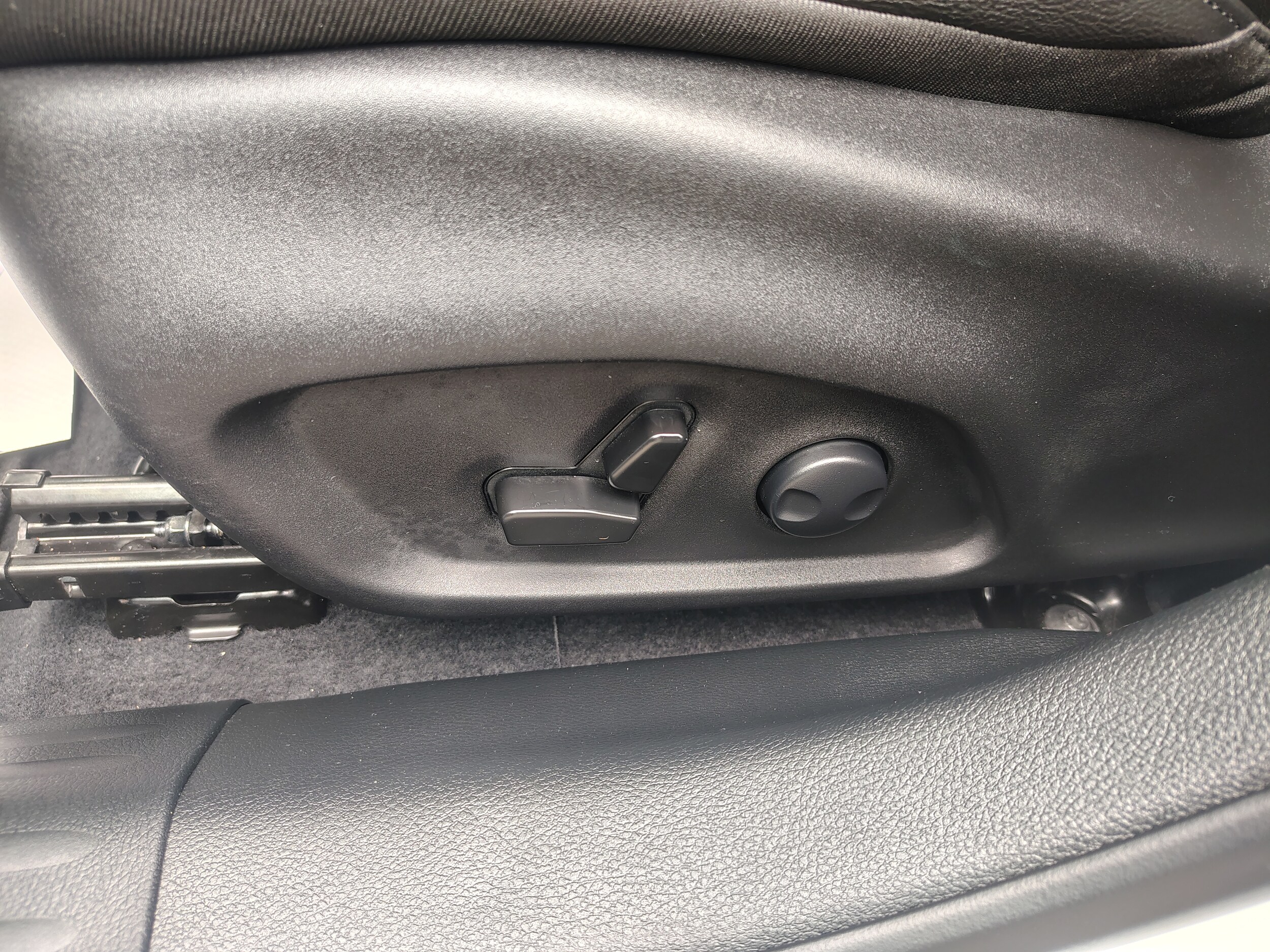 2025 Jeep Compass Limited Bright White Clearcoat at Solomon CJD Brownsville