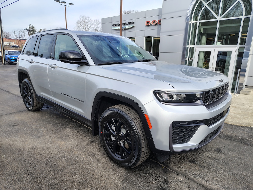 New 2026 Jeep Grand Cherokee LAREDO ALTITUDE 4X4 Sport Utility