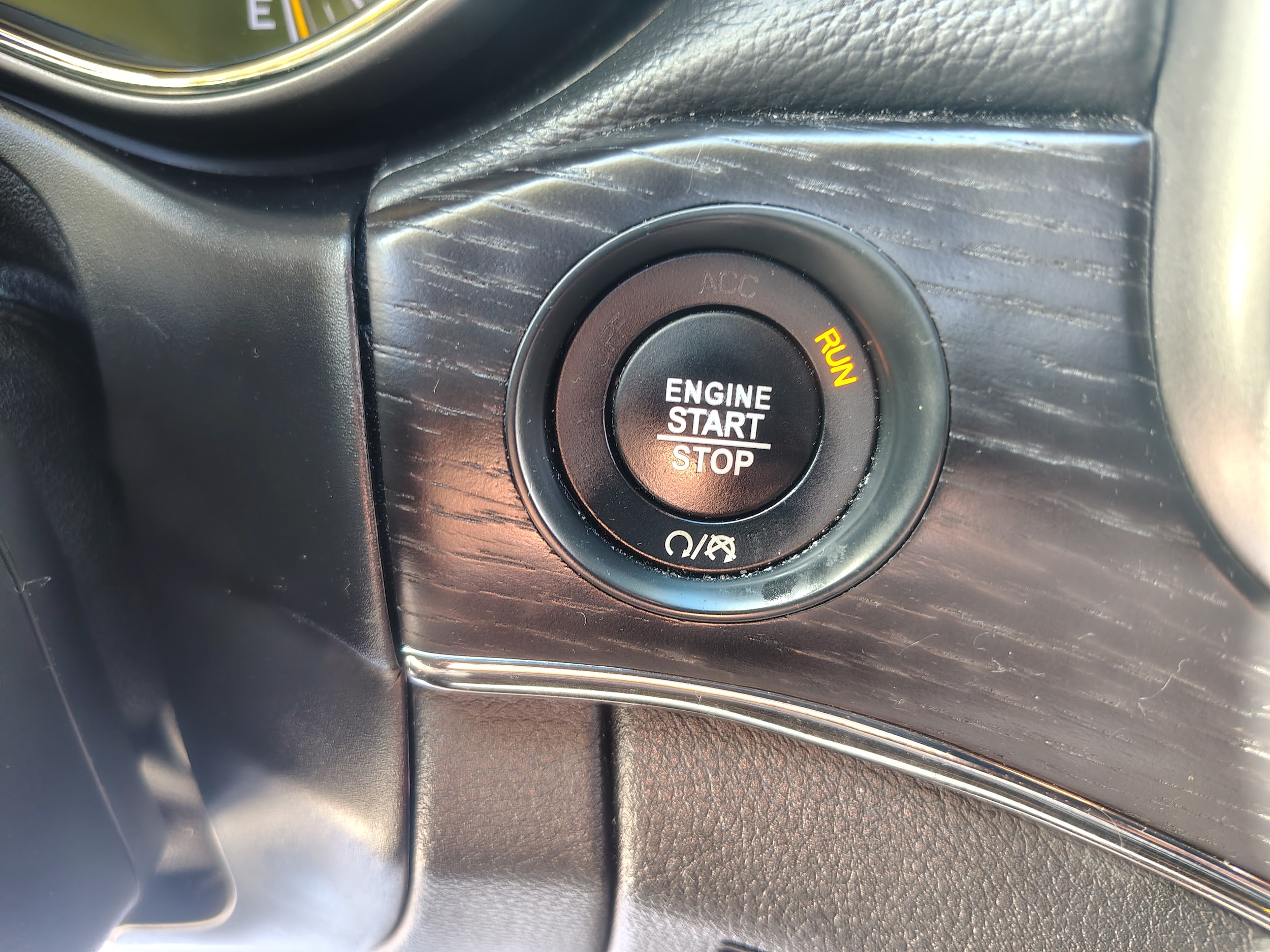 2018 Jeep Grand Cherokee photo 38 of 44