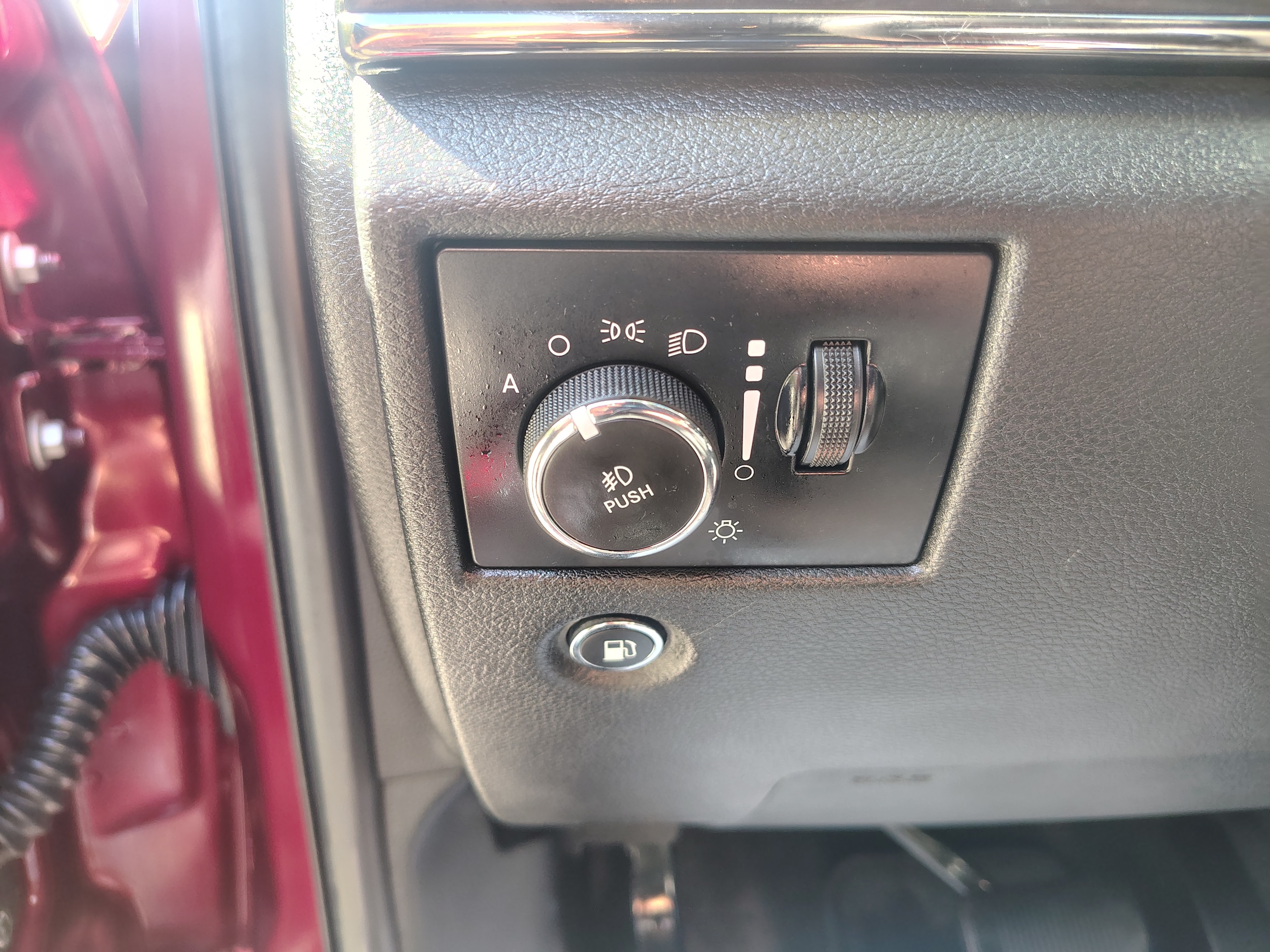 2018 Jeep Grand Cherokee photo 31 of 44