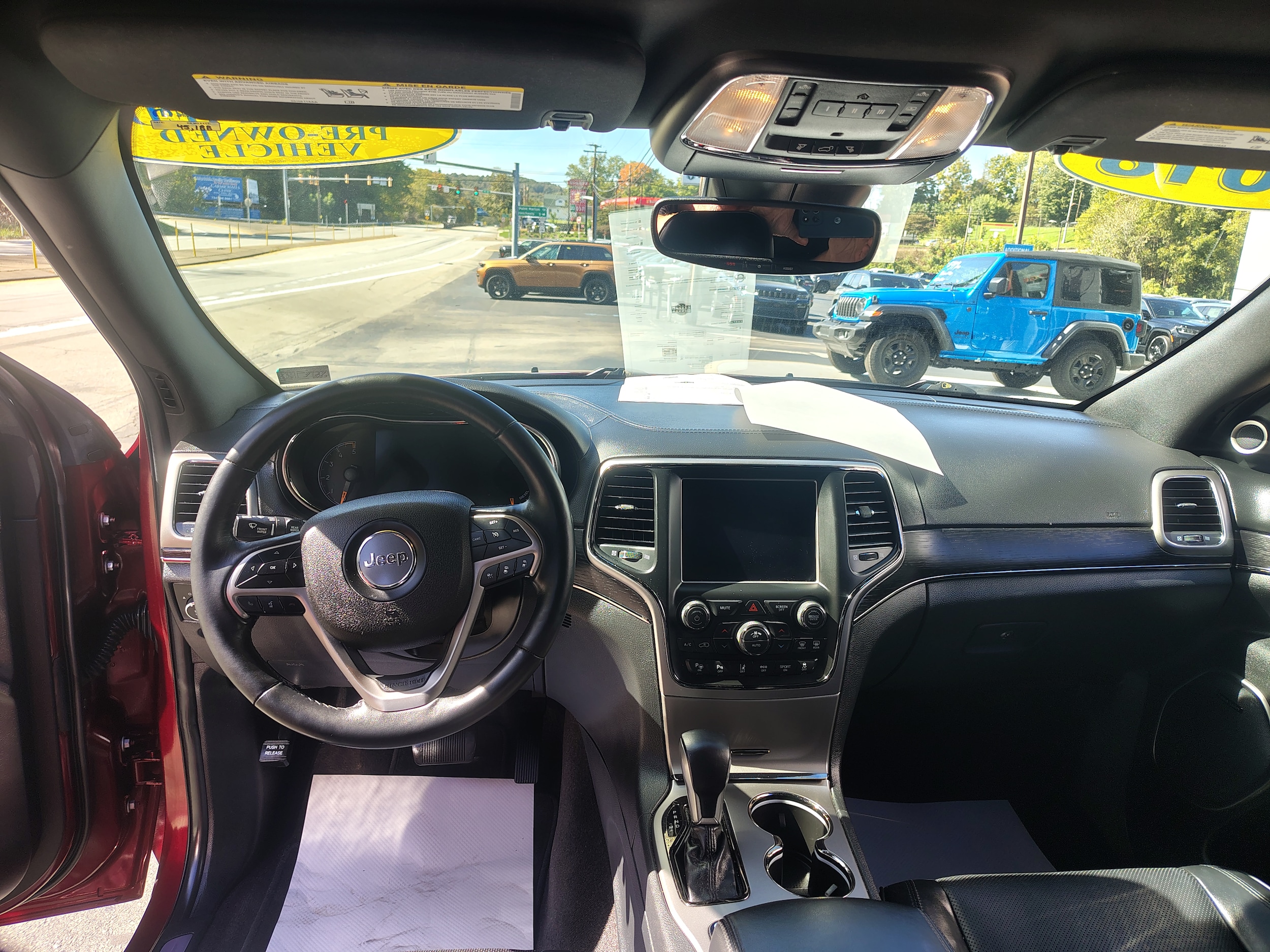 2018 Jeep Grand Cherokee photo 28 of 44