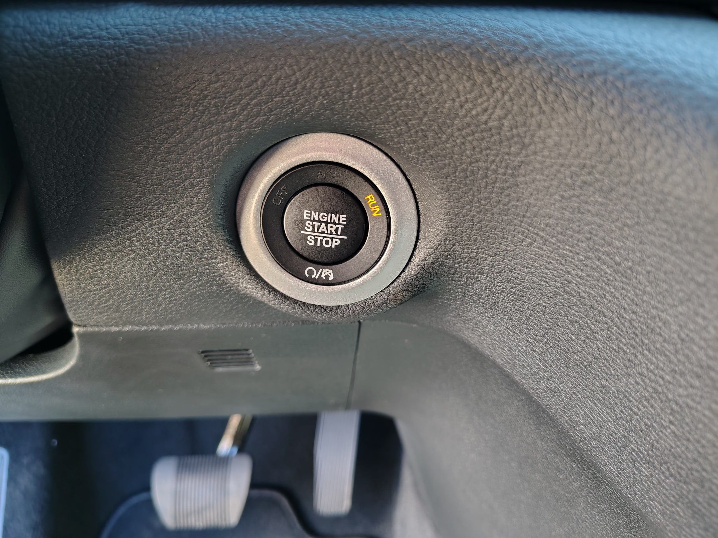 2026 Chrysler Pacifica SELECT Bright White at Three Rivers CJD