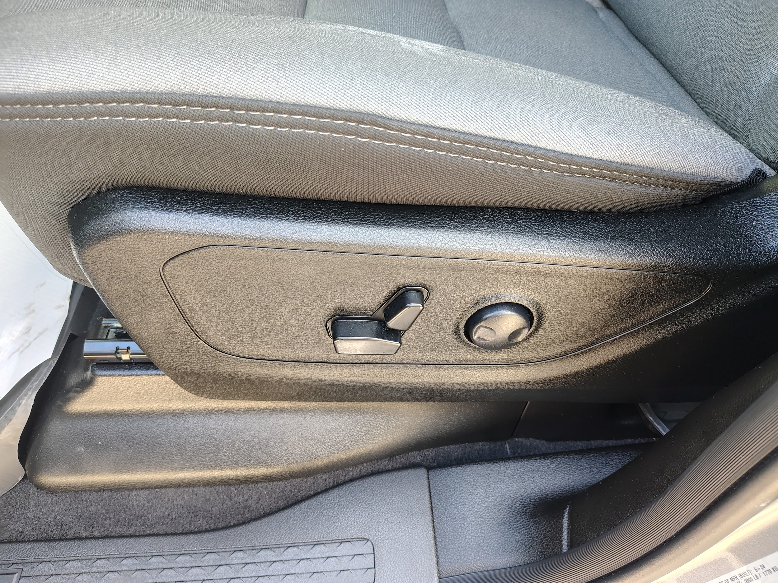 2025 Ram 1500 Big Horn Billet Silver Metallic Clearcoat at Solomon CJD Carmichaels
