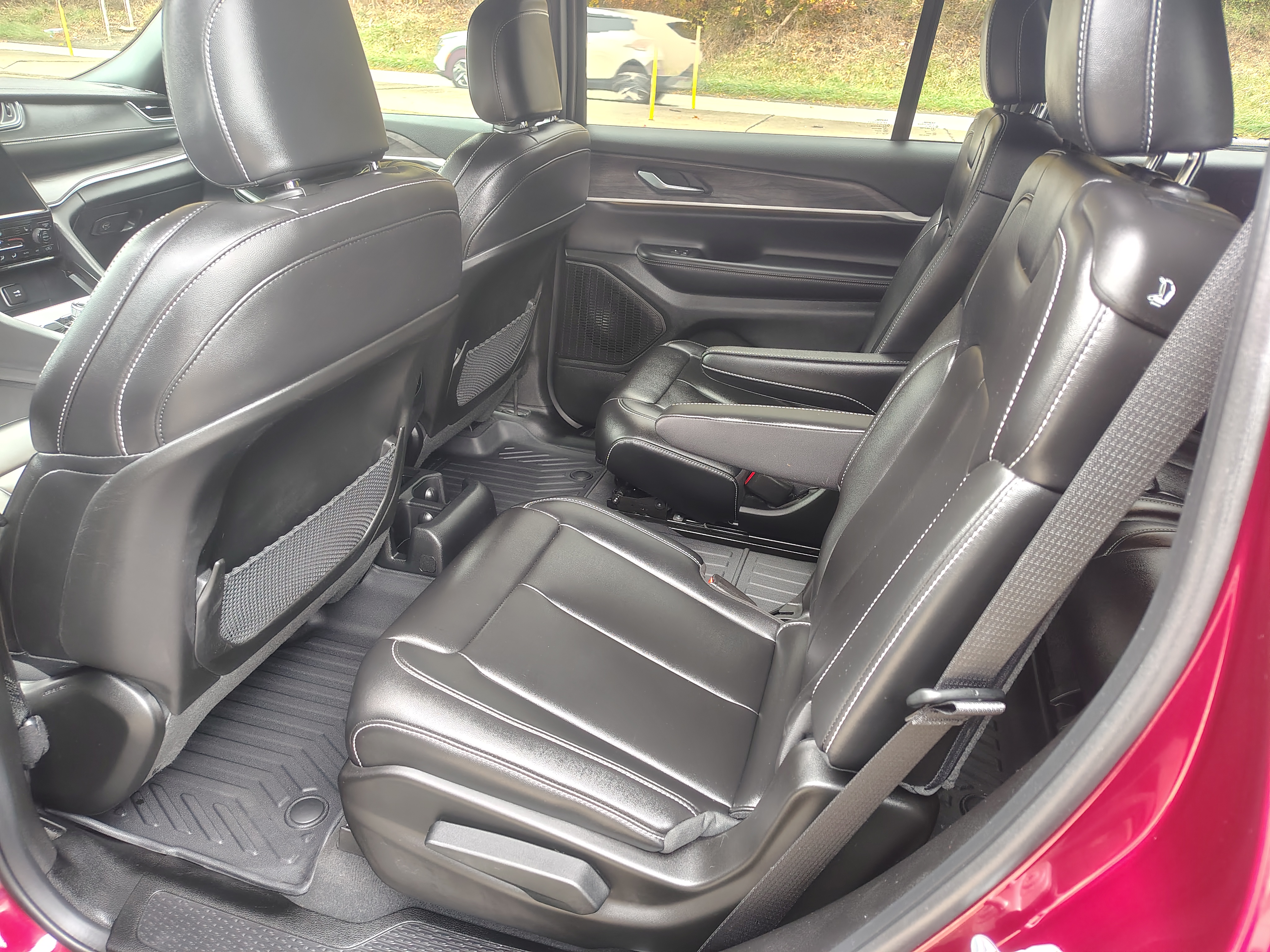 2025 Jeep Grand Cherokee L photo 26 of 45
