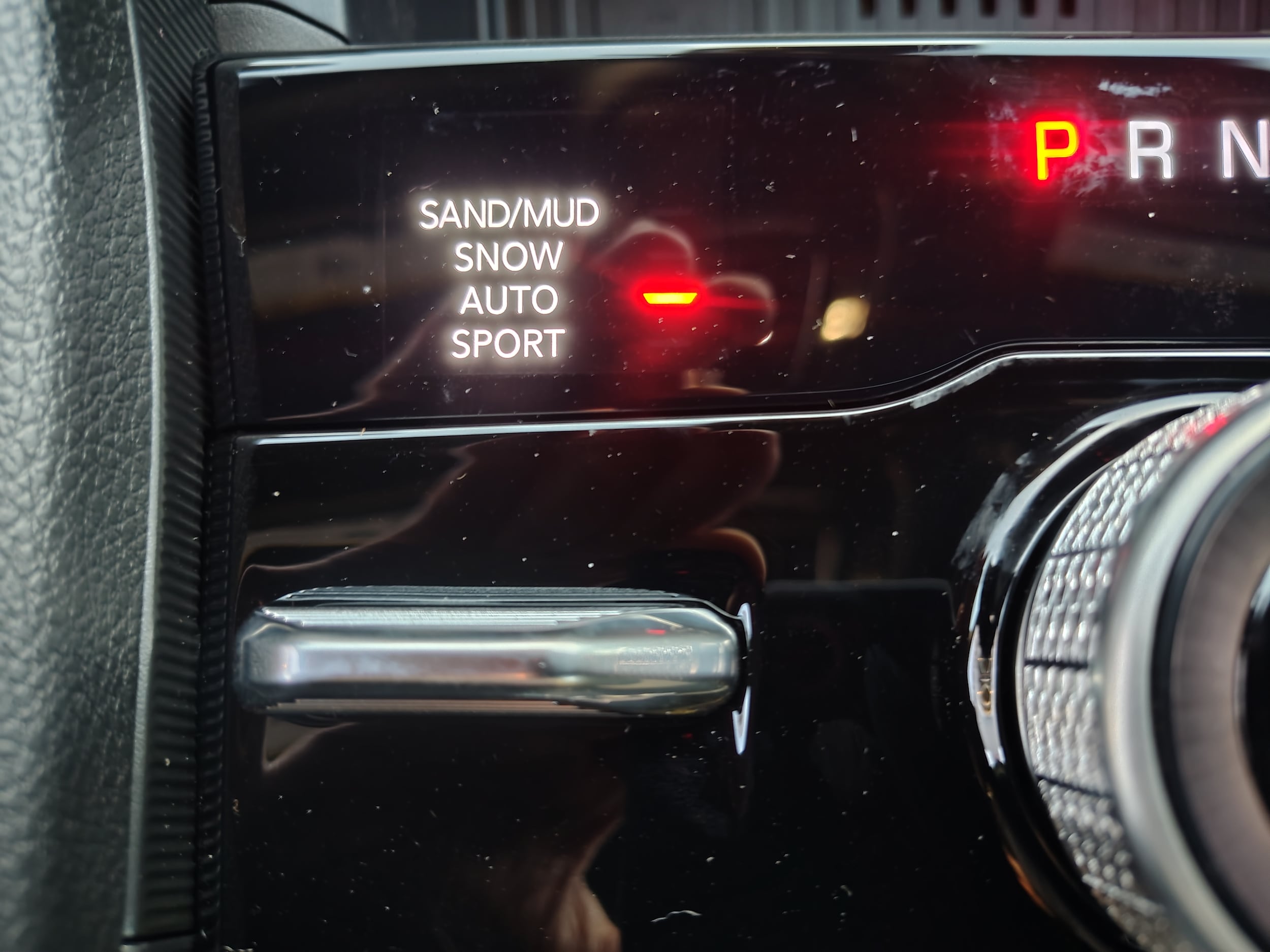 2027 Jeep Grand Cherokee photo 40 of 43