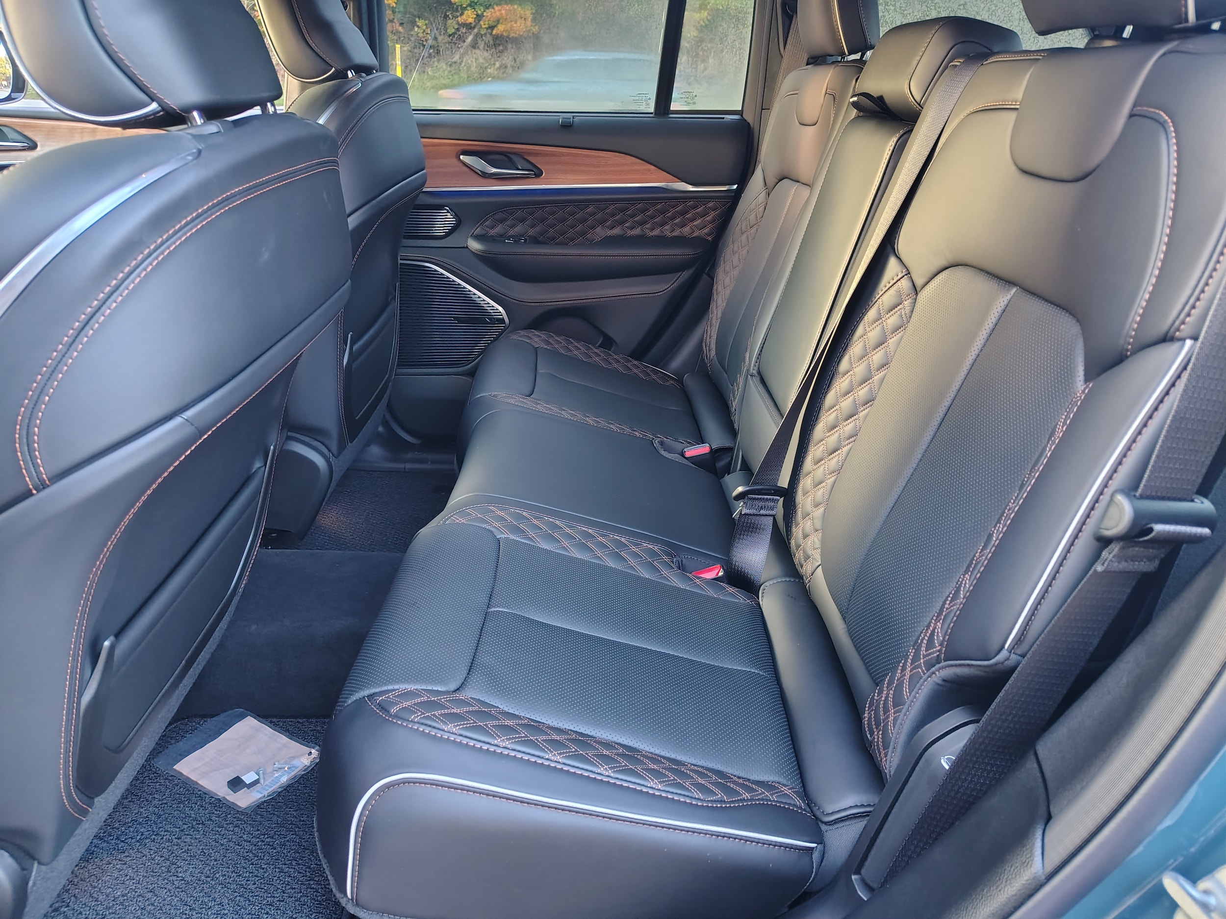 2027 Jeep Grand Cherokee photo 30 of 47