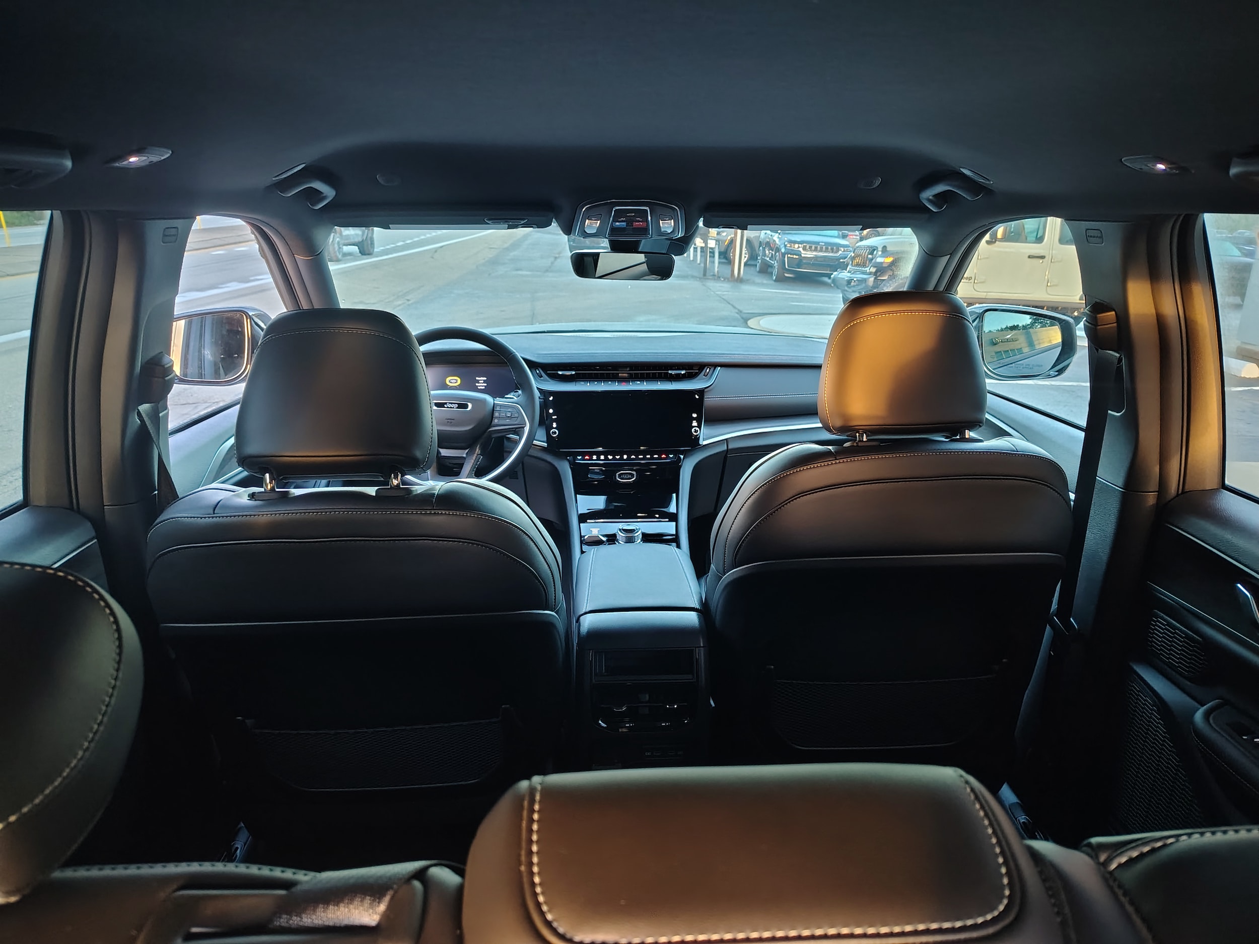 2027 Jeep Grand Cherokee photo 15 of 41