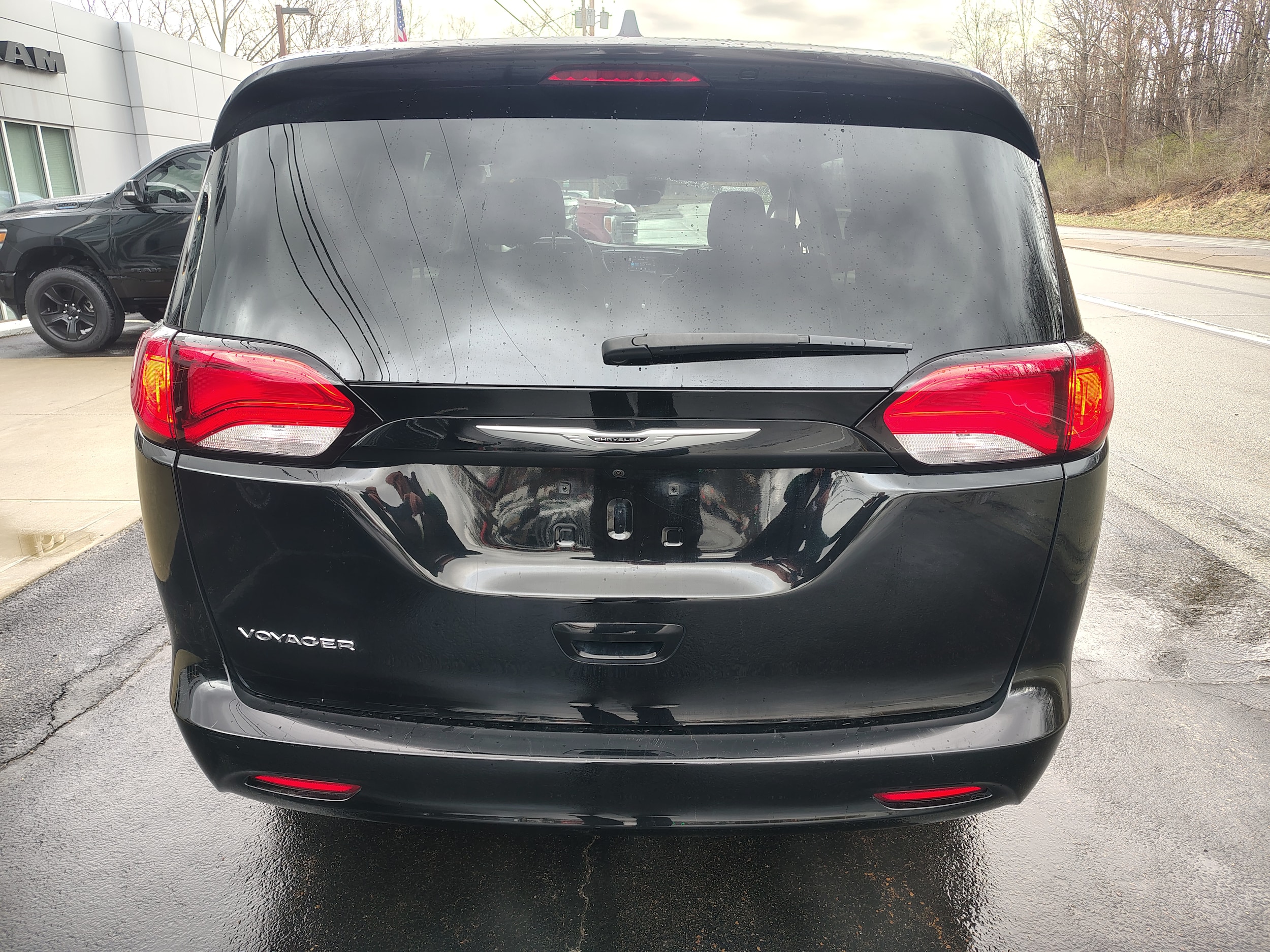 2024 Chrysler Voyager LX - 7