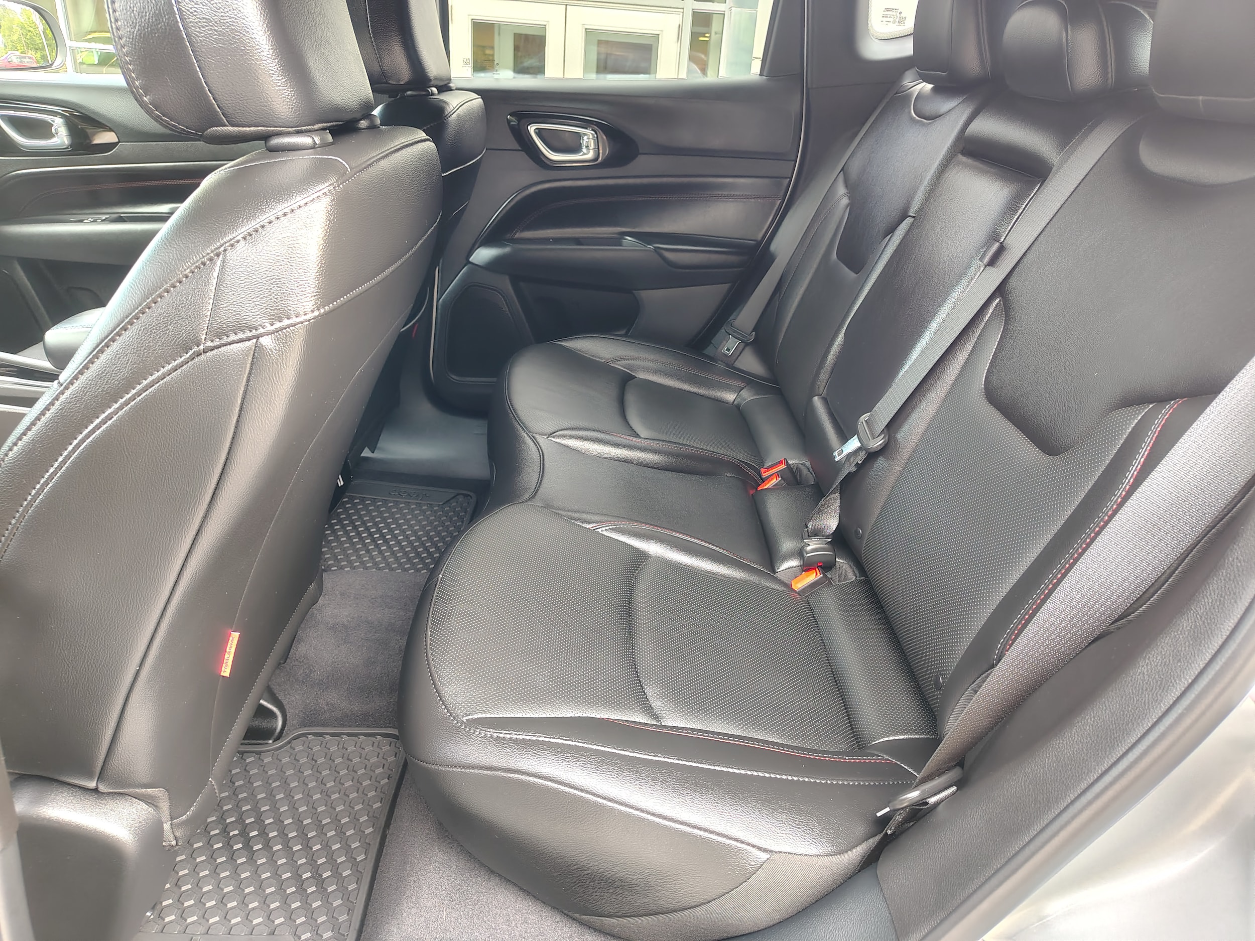2025 Jeep Compass Trailhawk Silver Zynith Metallic Clearcoat at Solomon CJD Carmichaels