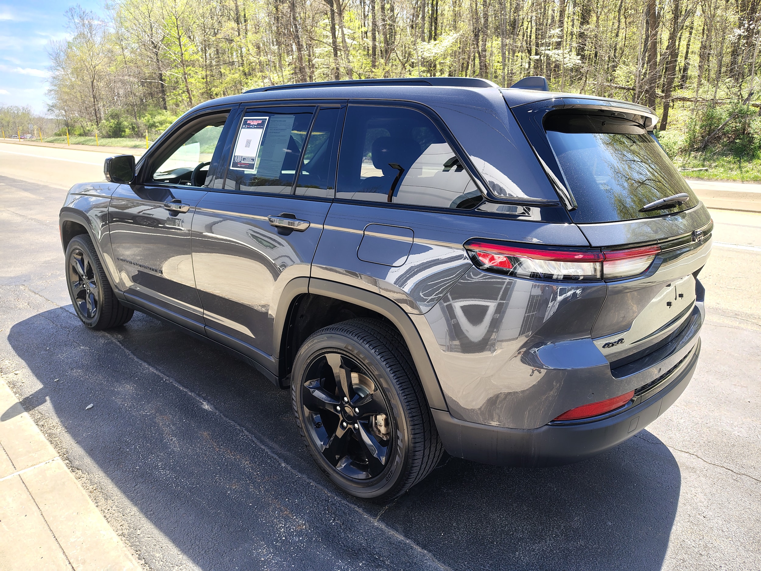 2025 Jeep Grand Cherokee Altitude X Baltic Gray Metallic Clearcoat at Solomon CJD Carmichaels