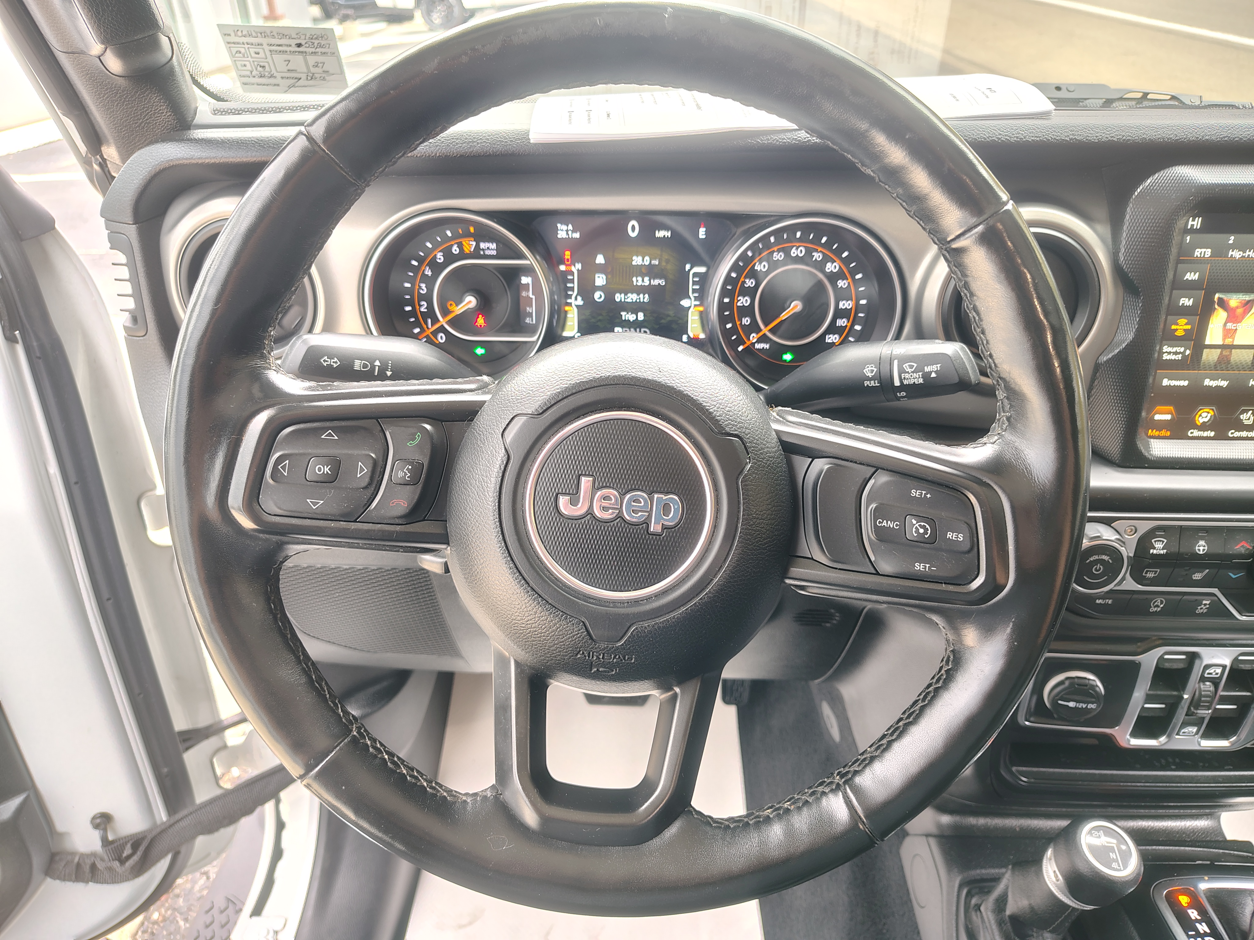 2021 Jeep Gladiator photo 25 of 34