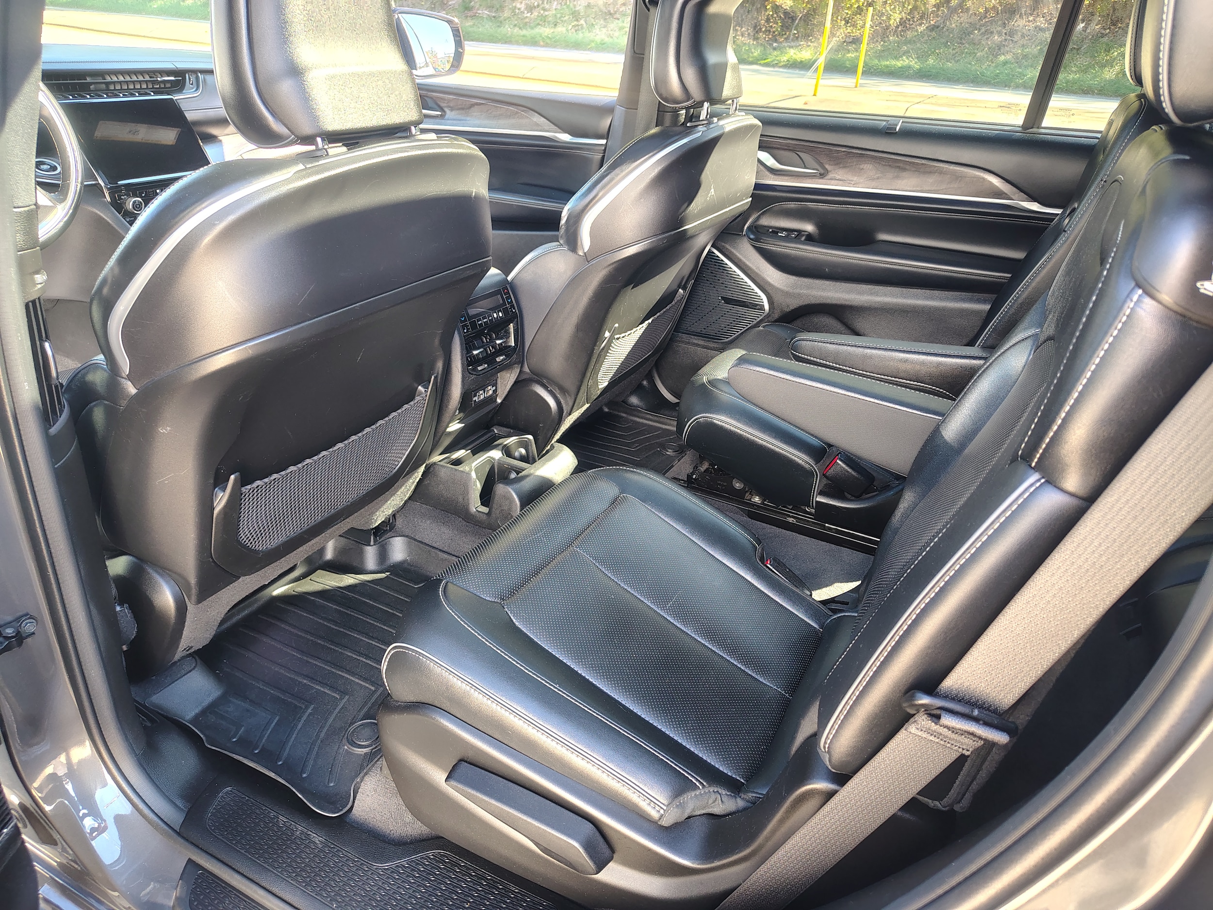 2022 Jeep Grand Cherokee L photo 28 of 46