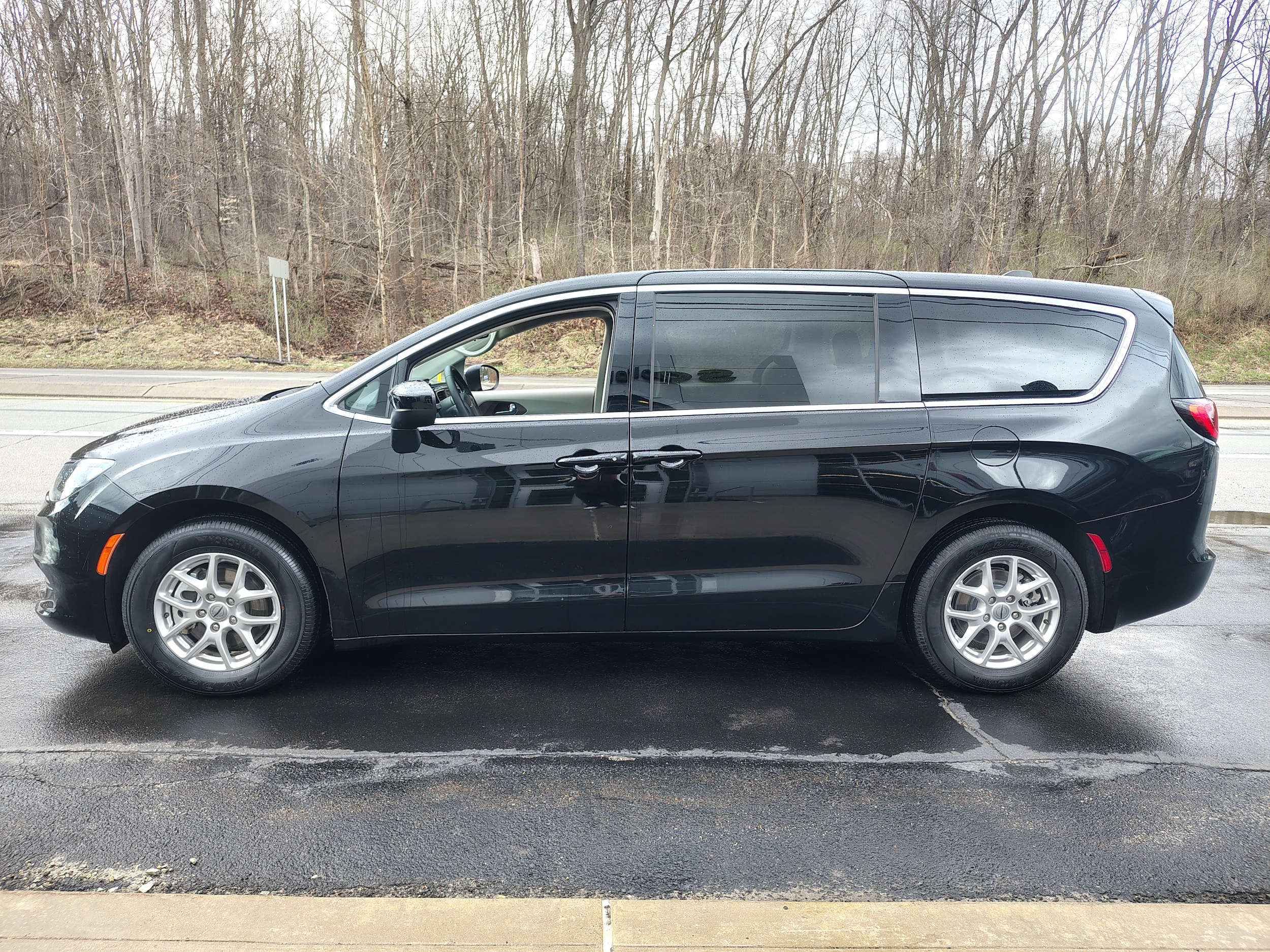 2024 Chrysler Voyager LX - 5
