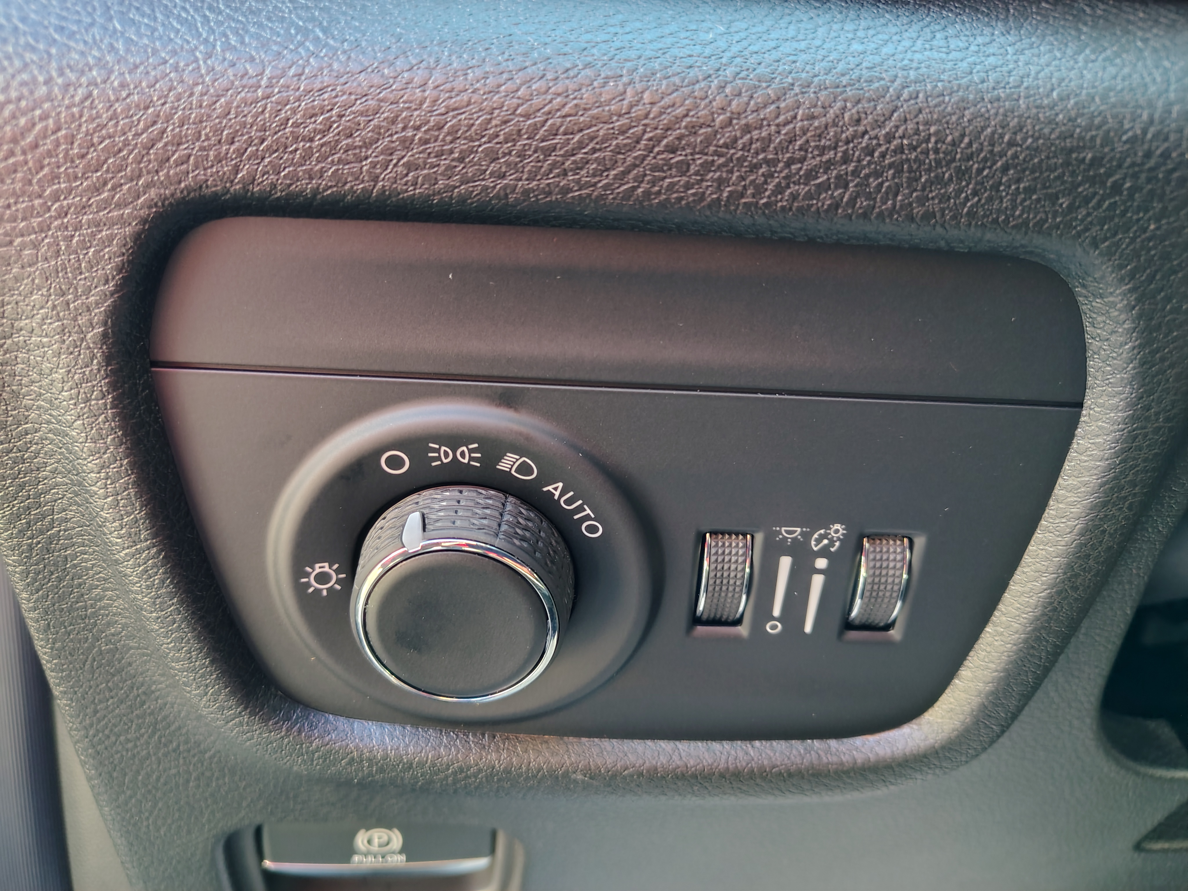 2027 Jeep Grand Cherokee photo 29 of 39