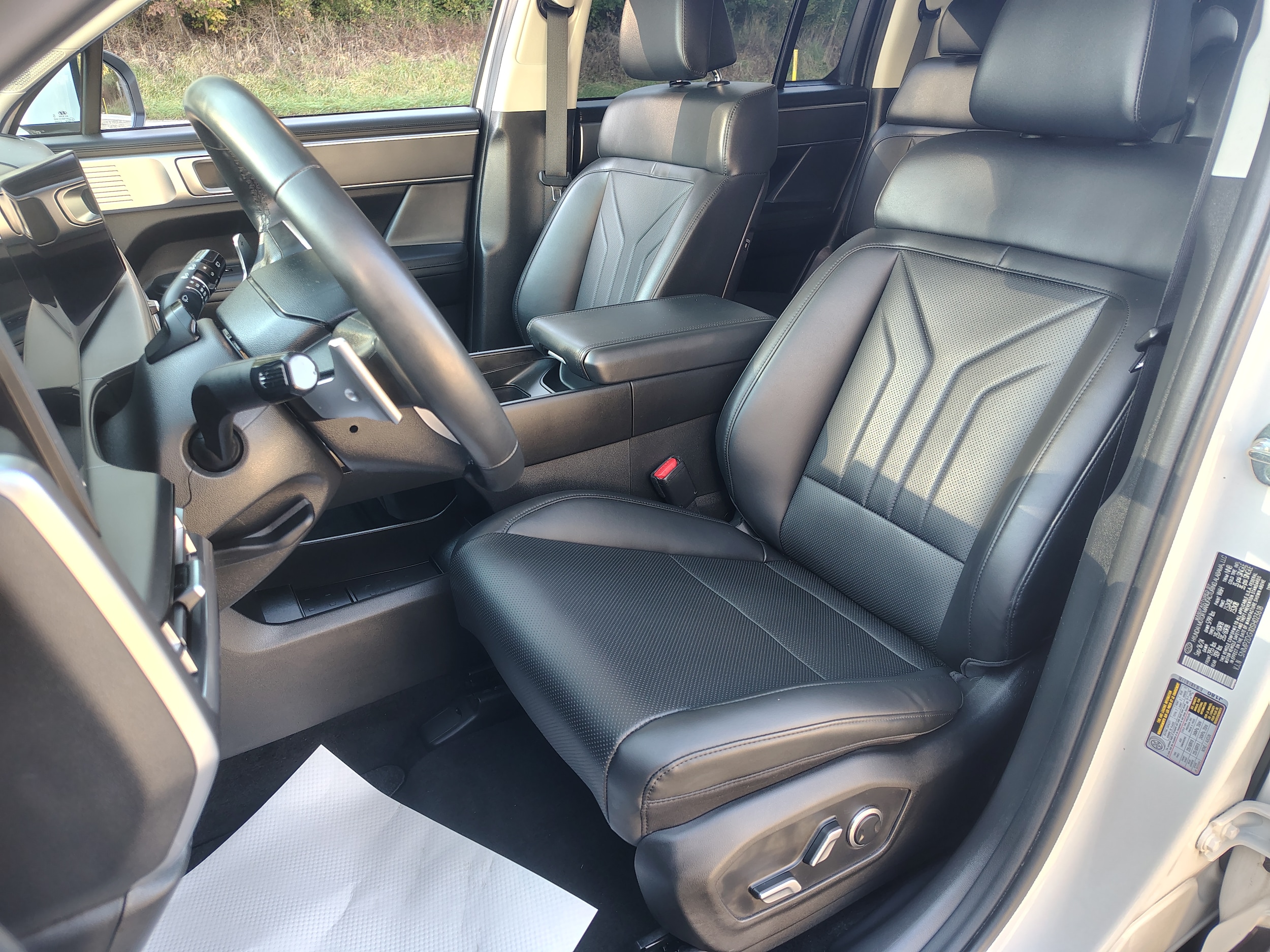 2025 Hyundai Santa Fe Hybrid photo 19 of 40