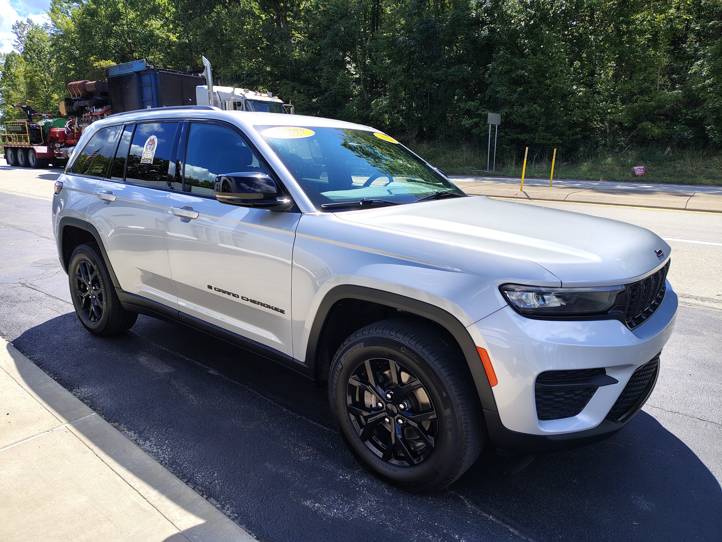 2024 Jeep Grand Cherokee Altitude photo 4