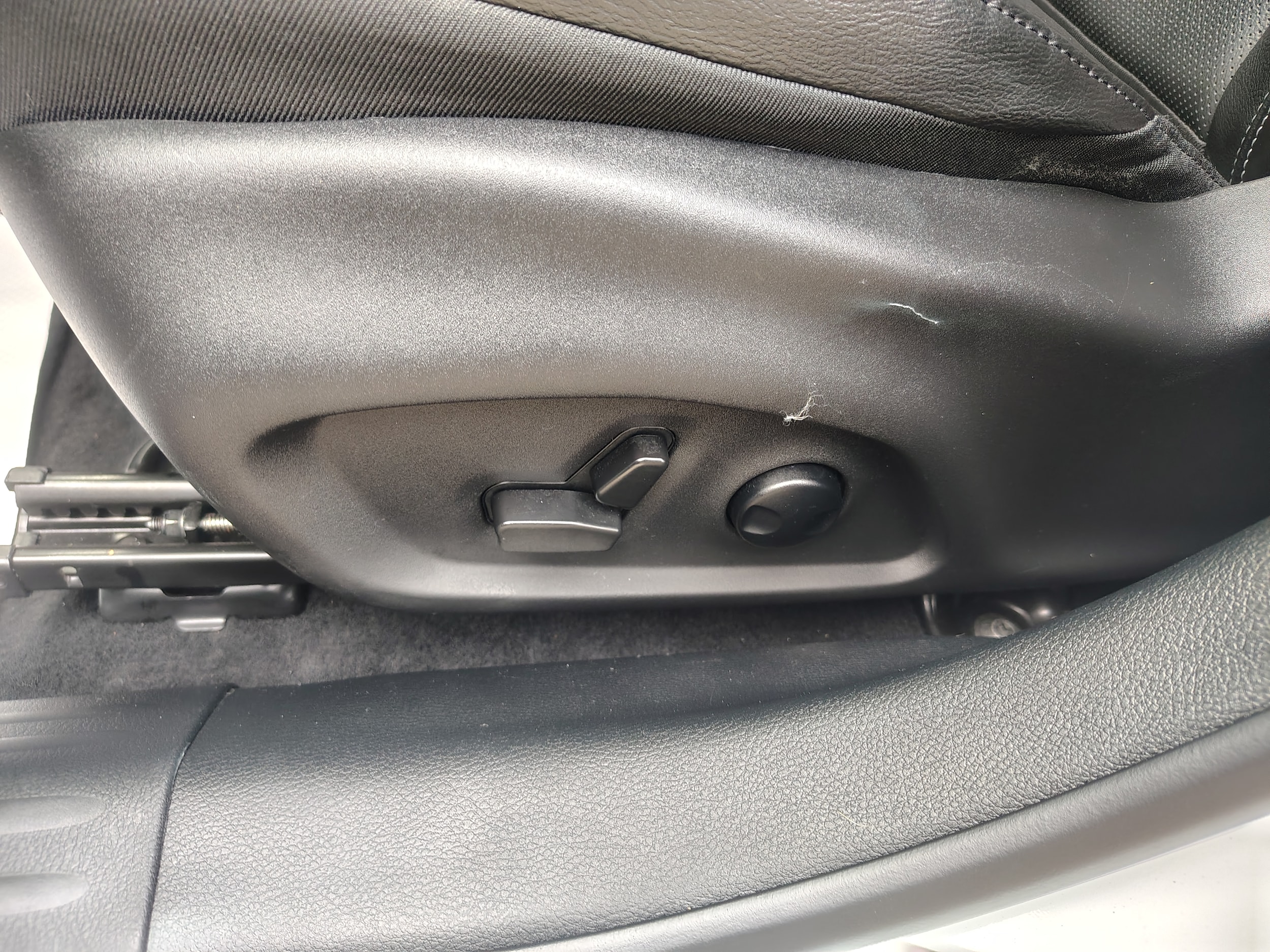 2025 Jeep Compass Limited Bright White Clearcoat at Solomon CJD Carmichaels