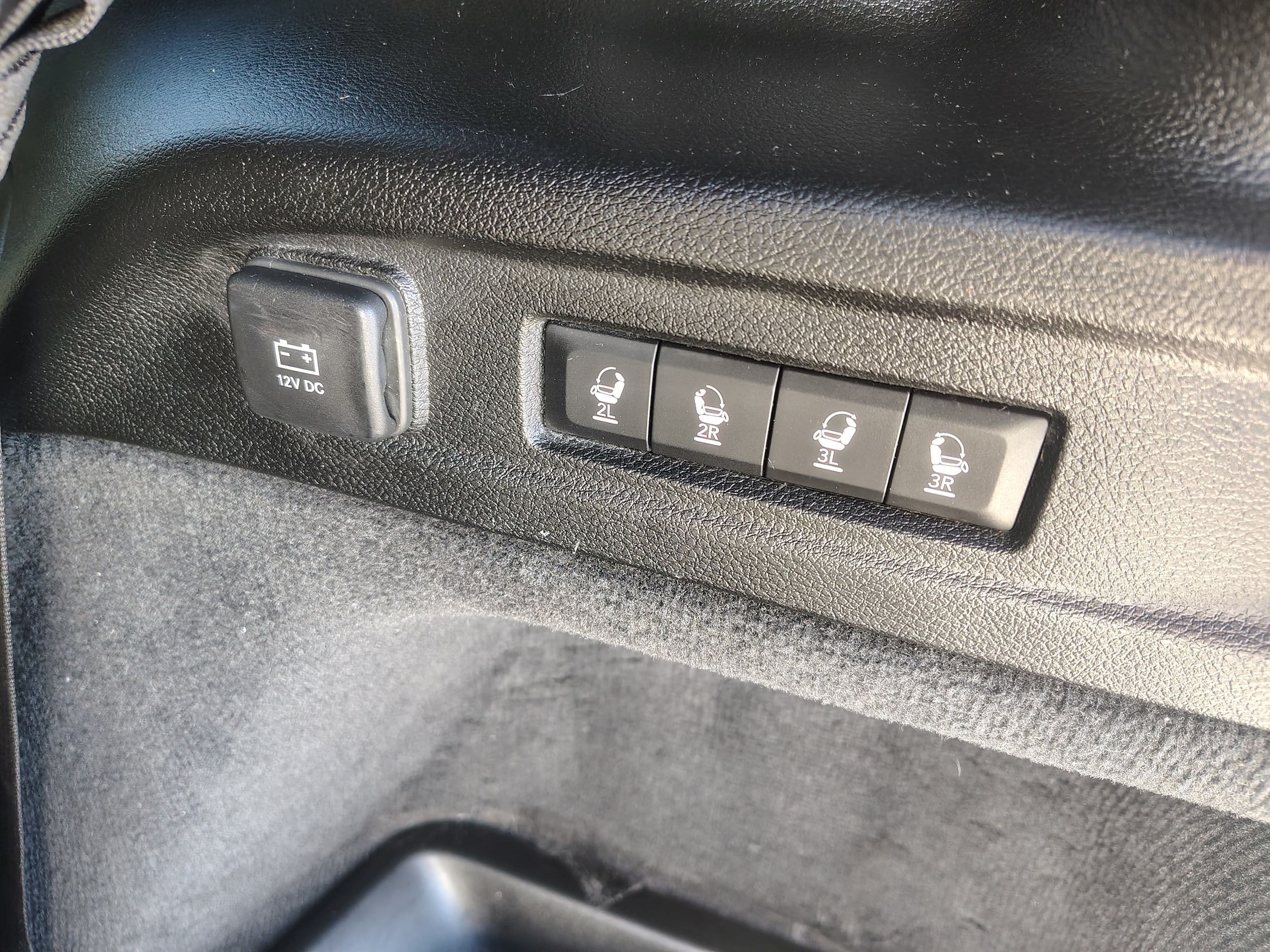 2022 Jeep Grand Cherokee L photo 12 of 46