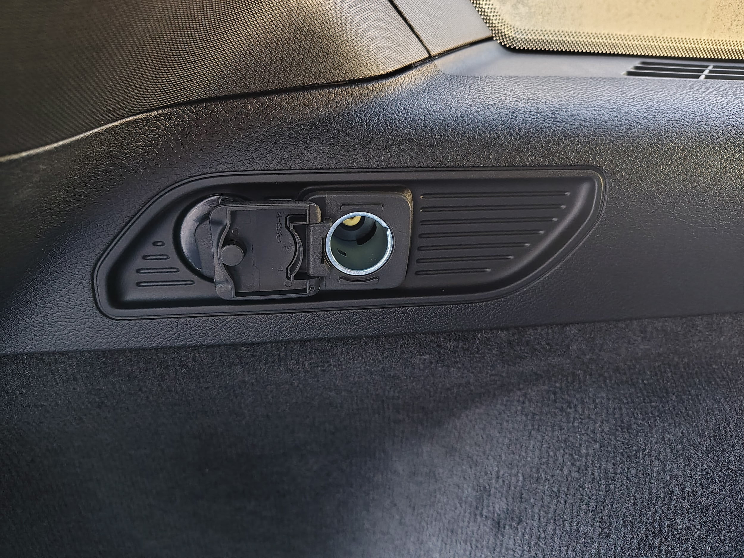 2027 Jeep Grand Cherokee photo 16 of 47