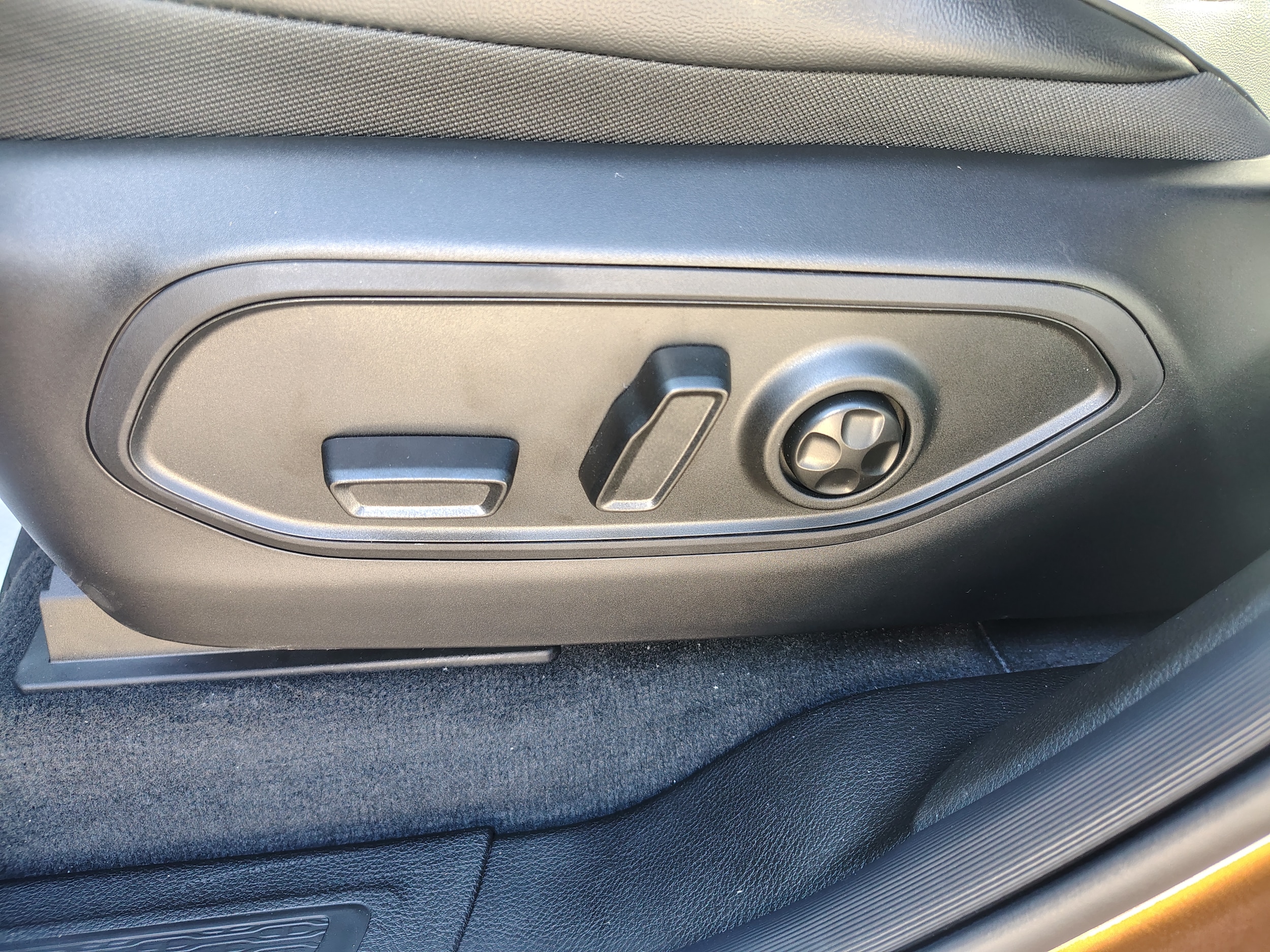 2027 Jeep Grand Cherokee photo 22 of 45