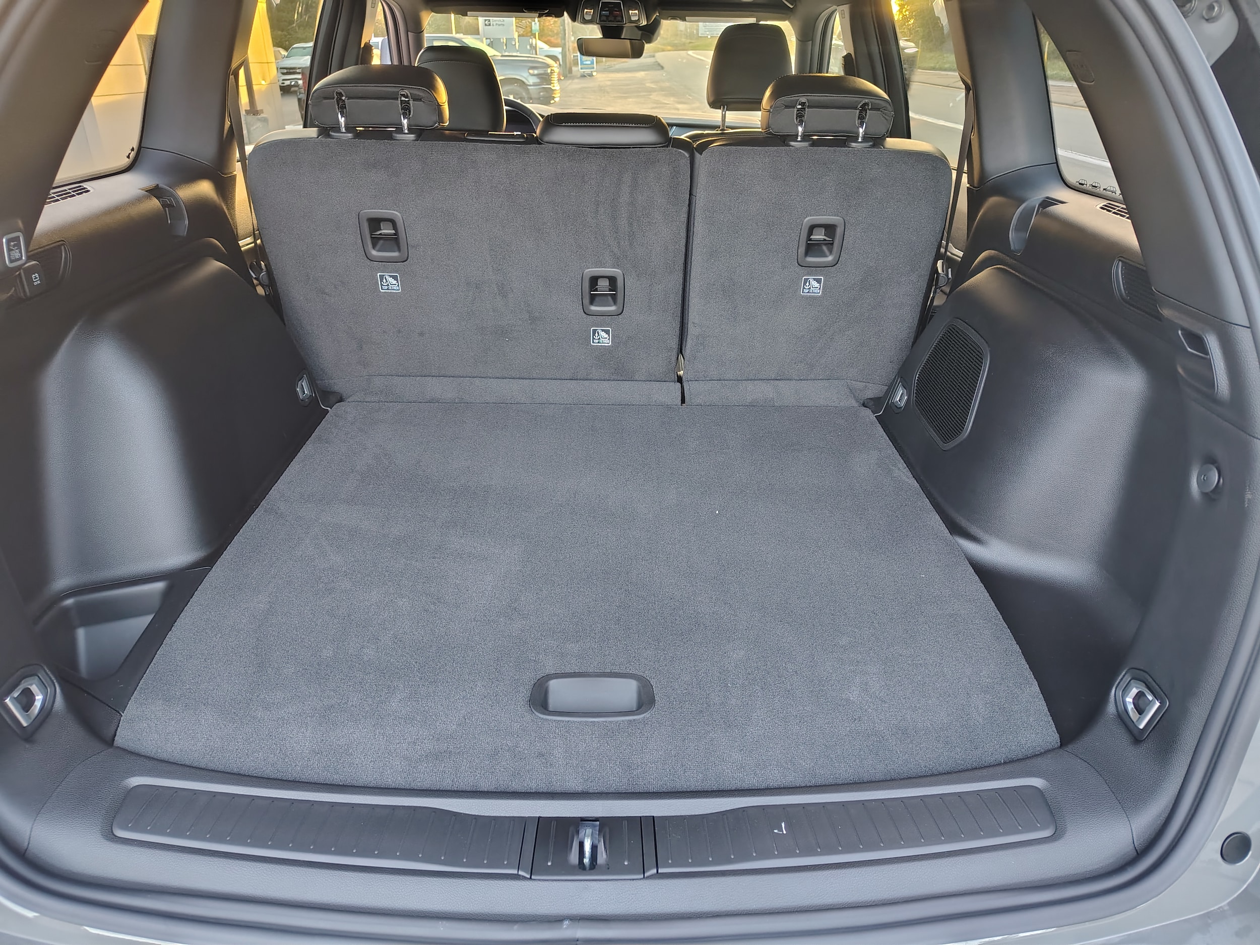 2027 Jeep Grand Cherokee photo 11 of 43