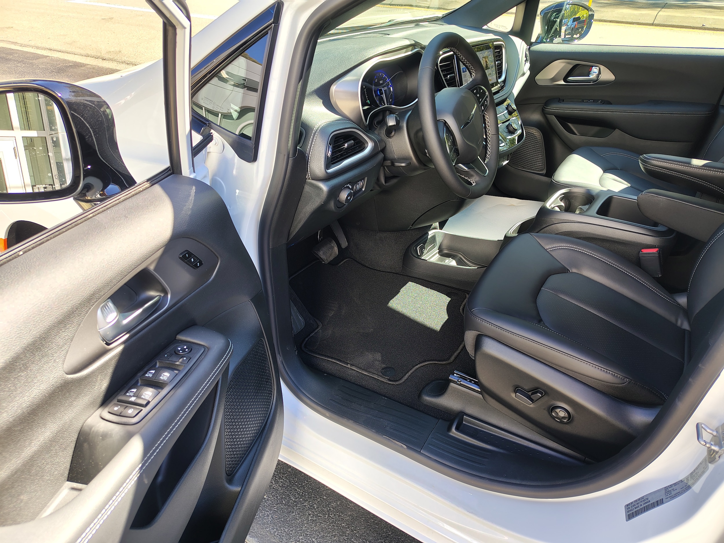 2026 Chrysler Pacifica SELECT Bright White at Three Rivers CJD