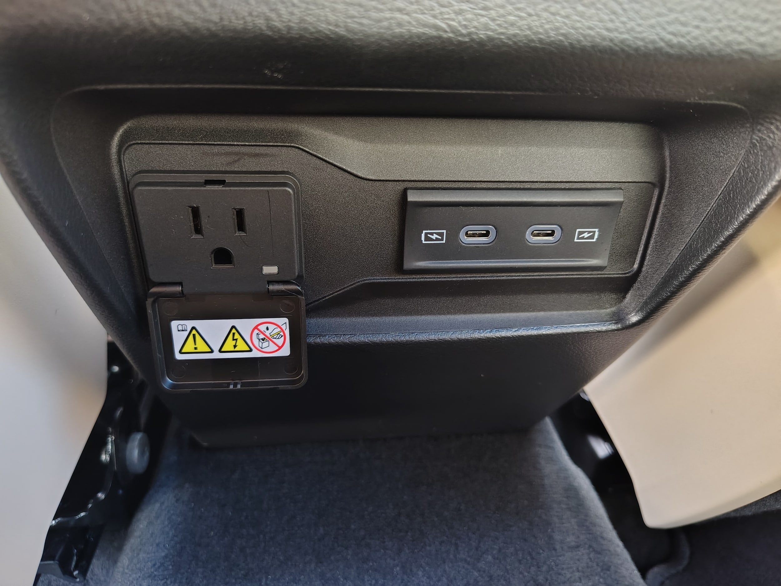 2027 Jeep Grand Cherokee photo 29 of 44