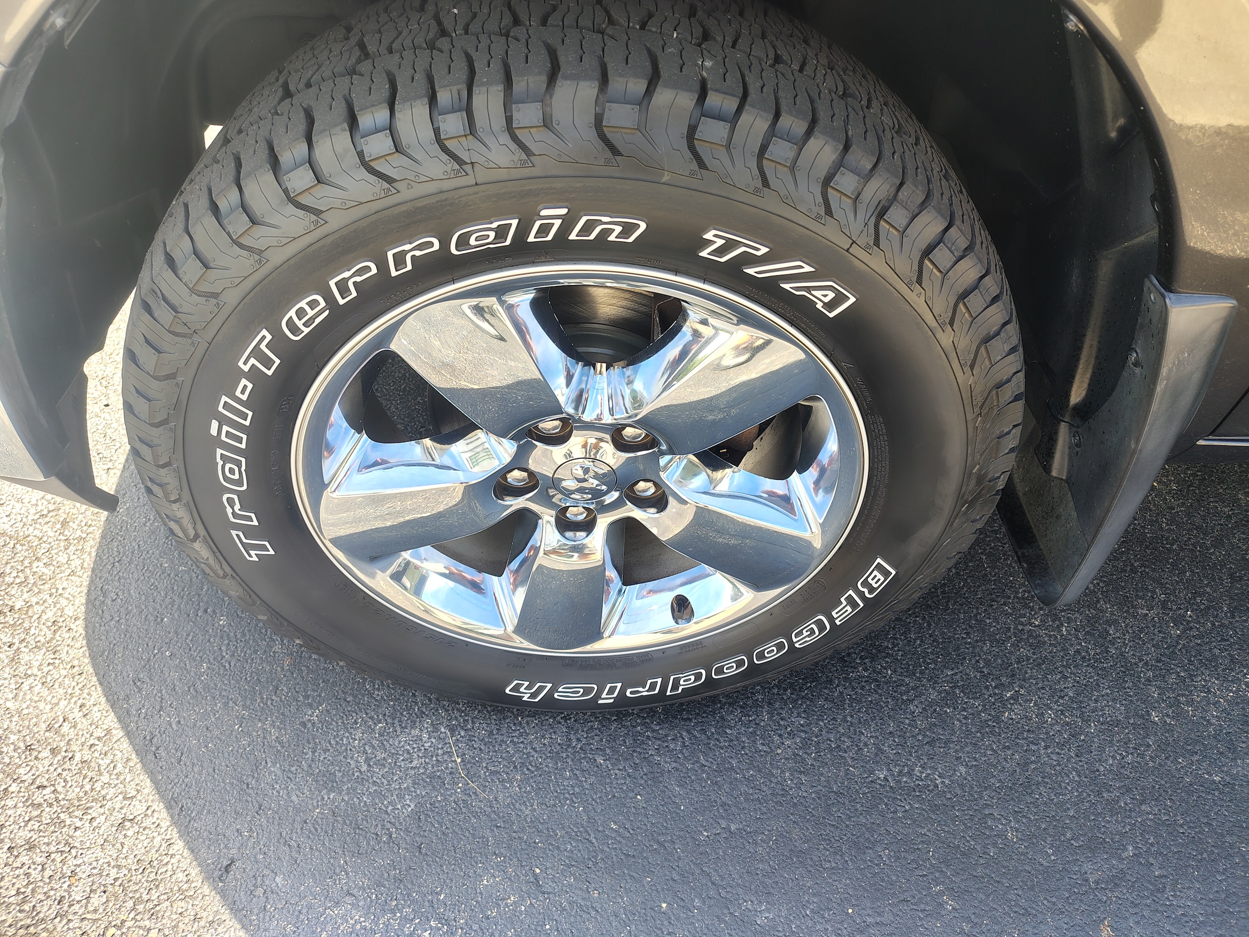 2018 Ram 1500 Big Horn Granite Crystal Metallic Clearcoat at Solomon CJD Carmichaels