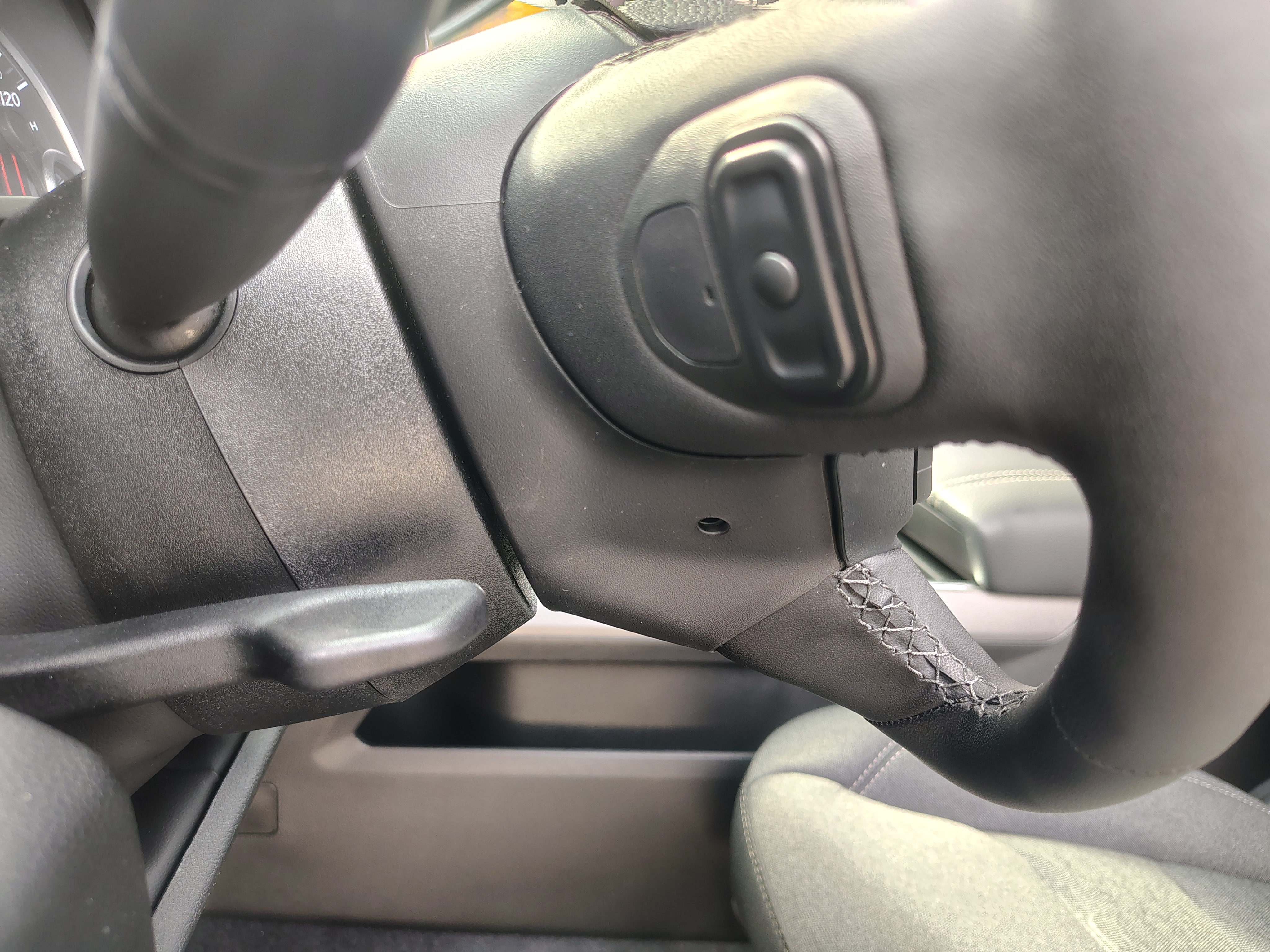 2027 Ram 1500 photo 28 of 42