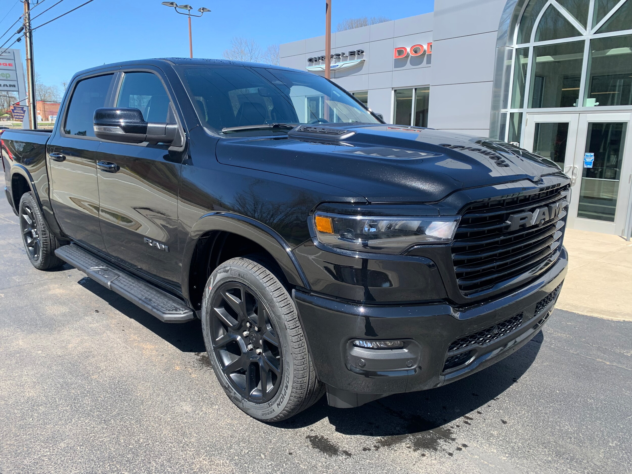 2025 Ram 1500 Laramie photo 2