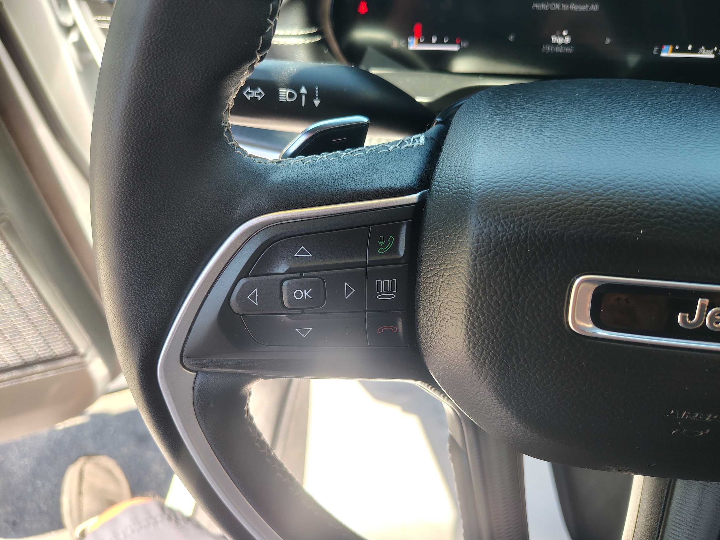 2024 Jeep Grand Cherokee L photo 34 of 40