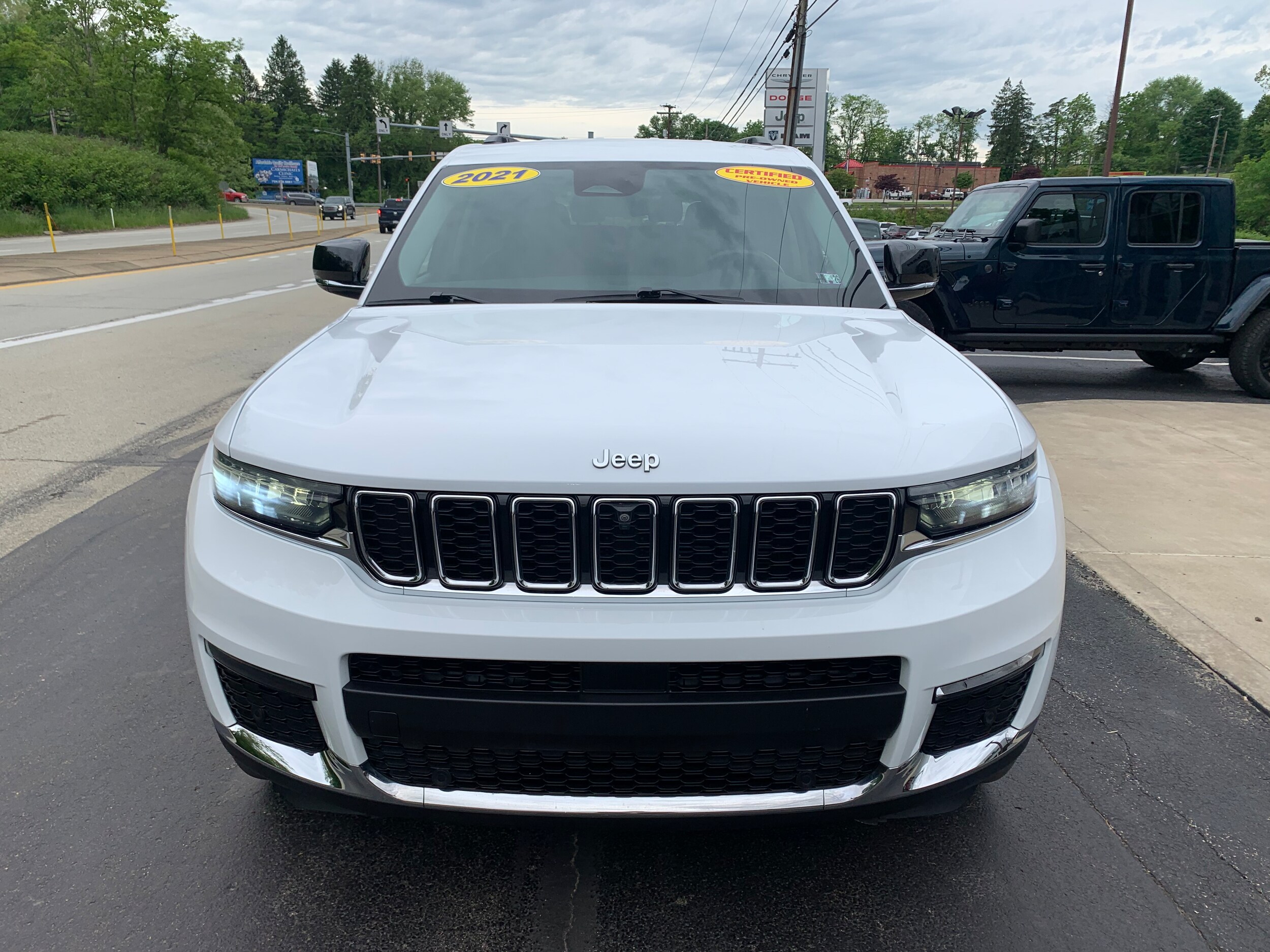 2021 Jeep Grand Cherokee Limited photo 3
