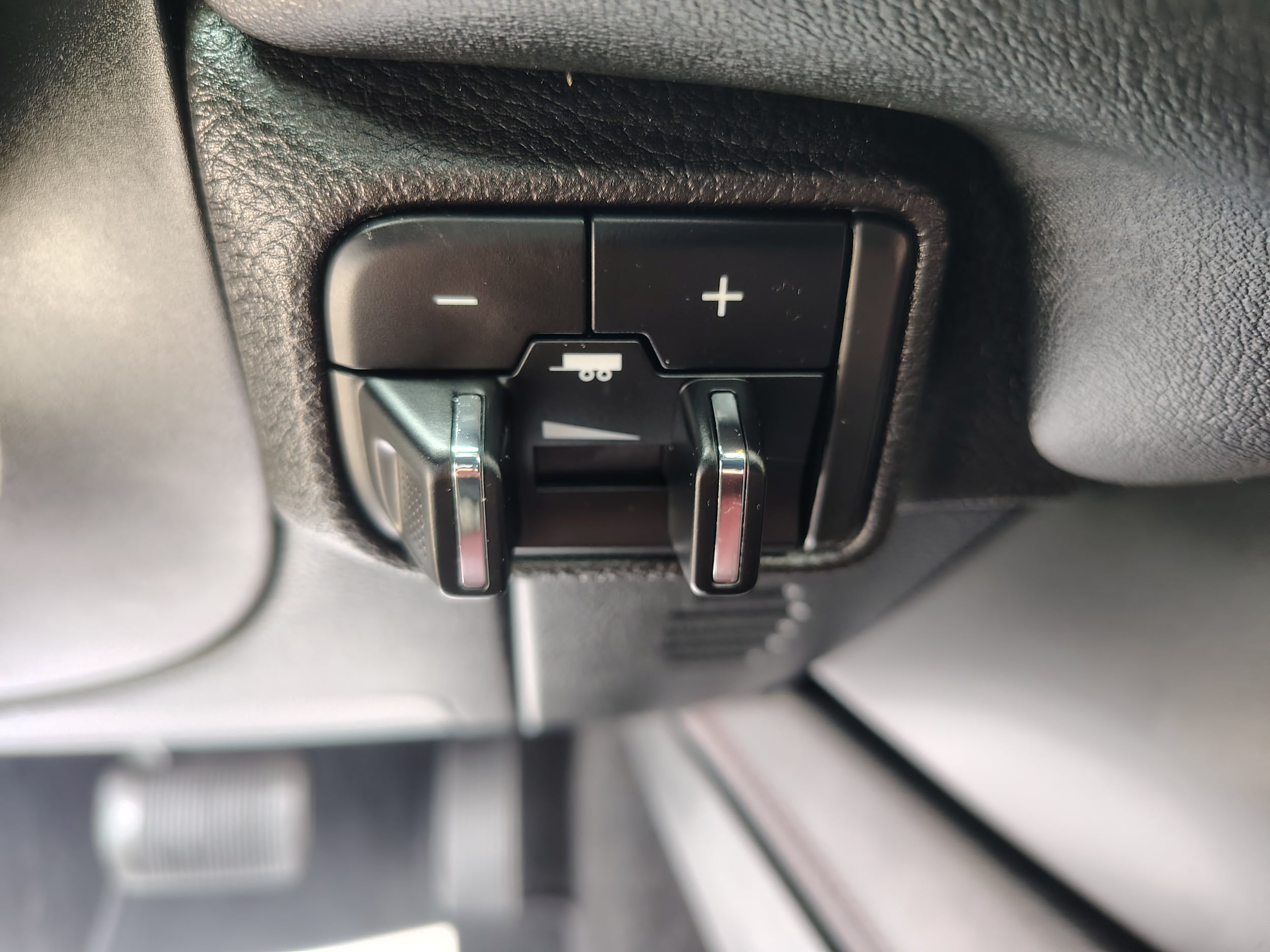 2024 Dodge Durango R/T Premium Vapor Gray at Solomon CJD Carmichaels