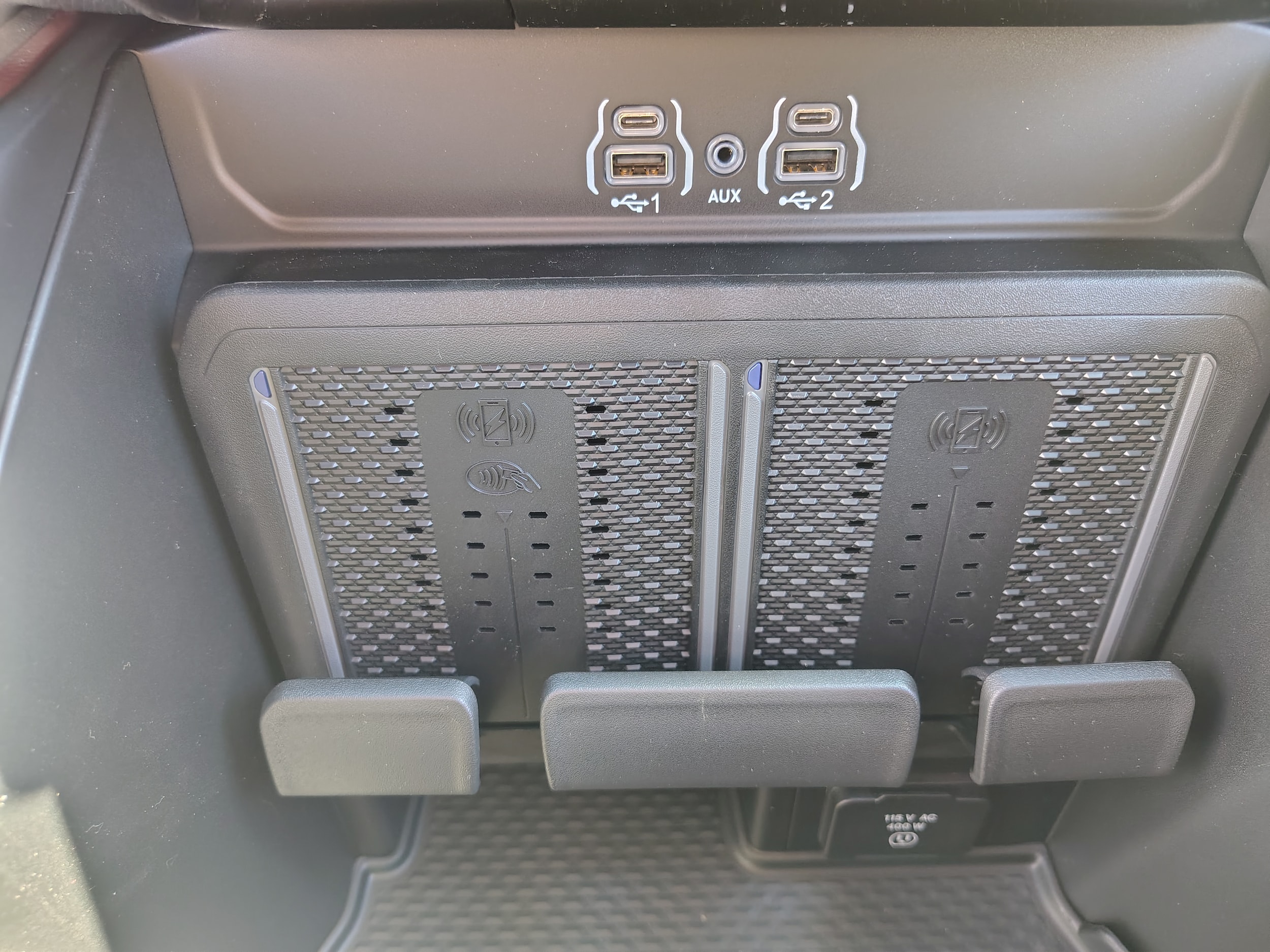 2027 Ram 1500 photo 38 of 41