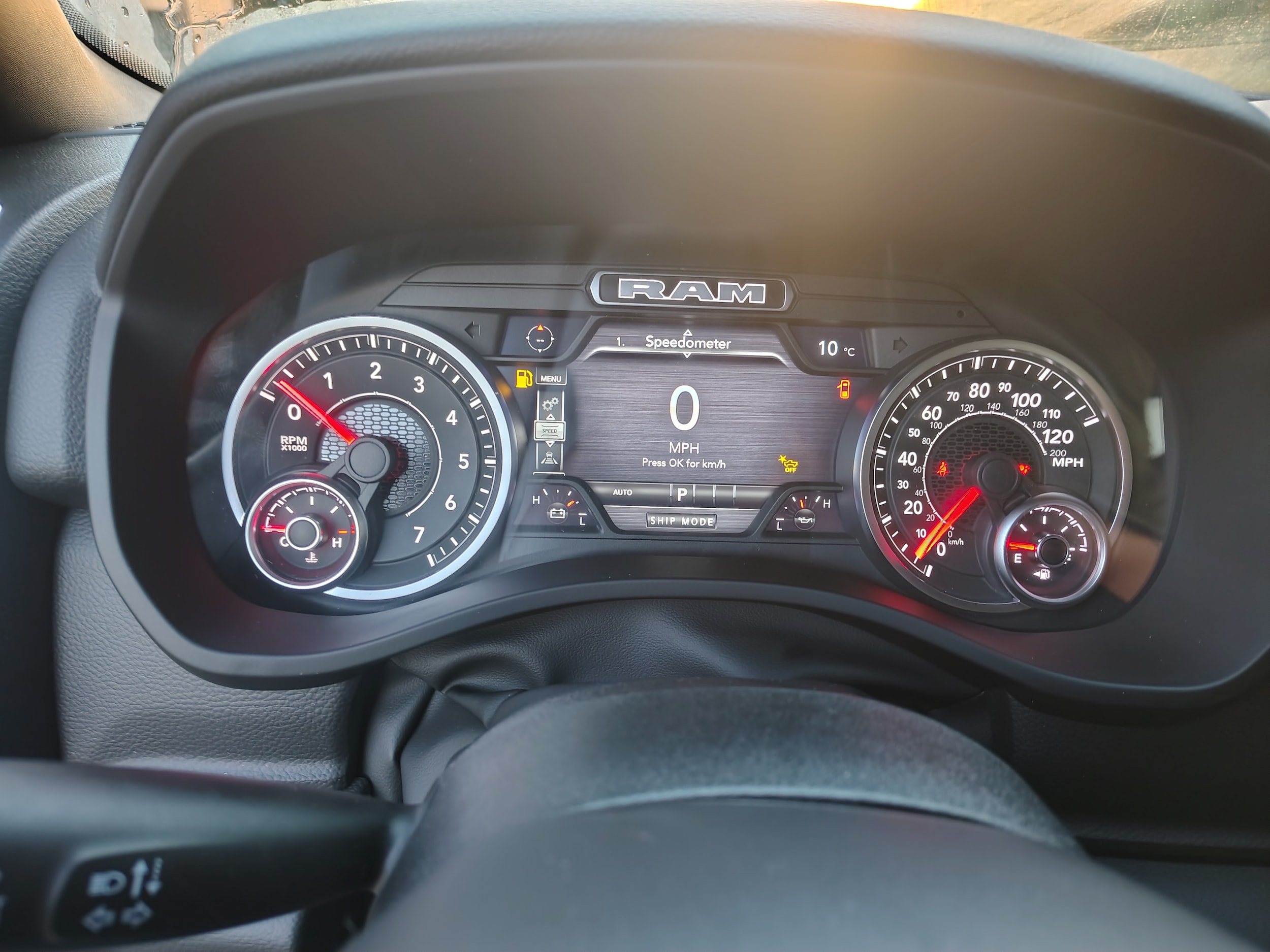 2027 Ram 1500 photo 30 of 40