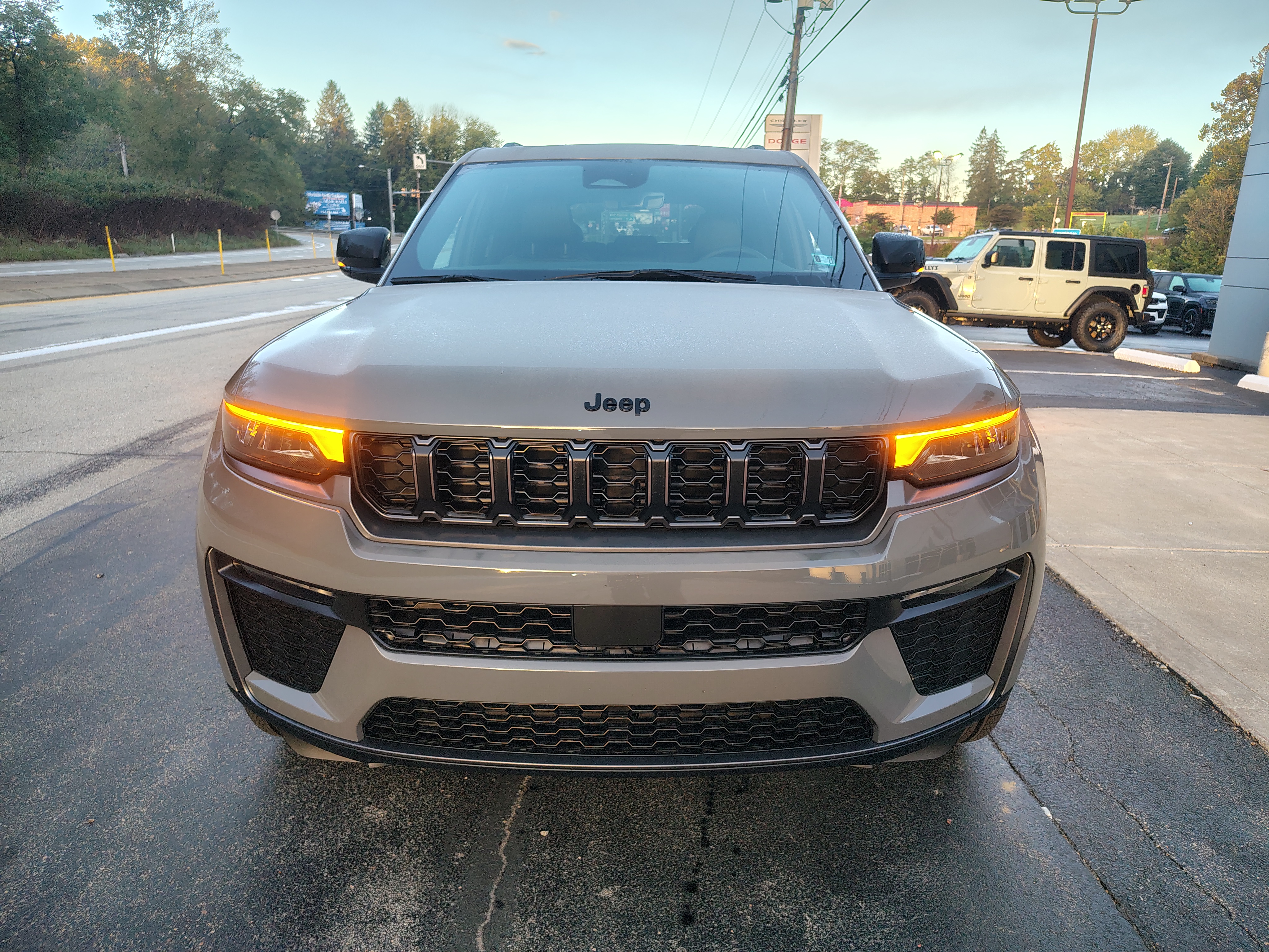 New 2027 Jeep Grand Cherokee LIMITED 4X4 Sport Utility