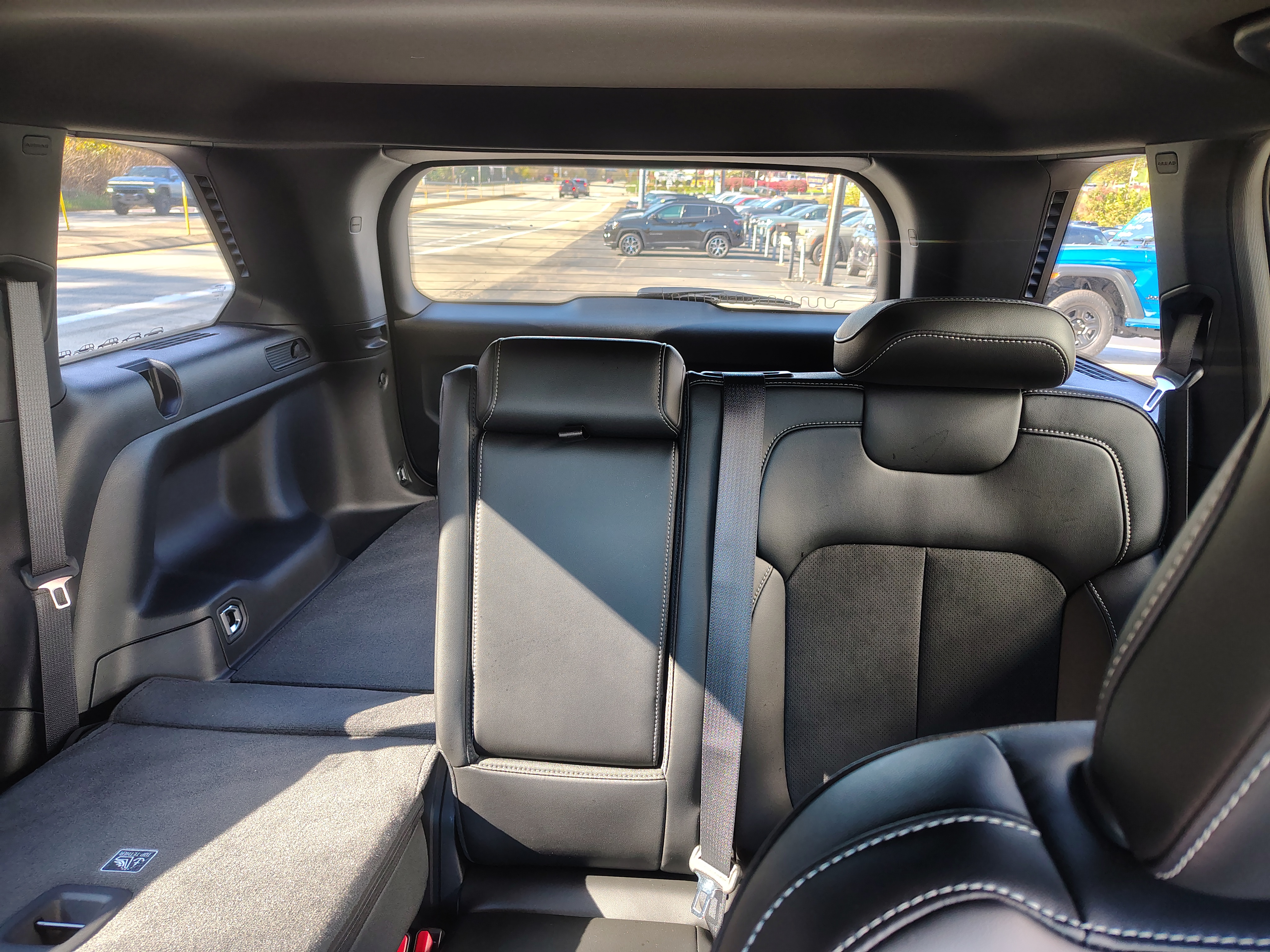 2027 Jeep Grand Cherokee photo 23 of 40