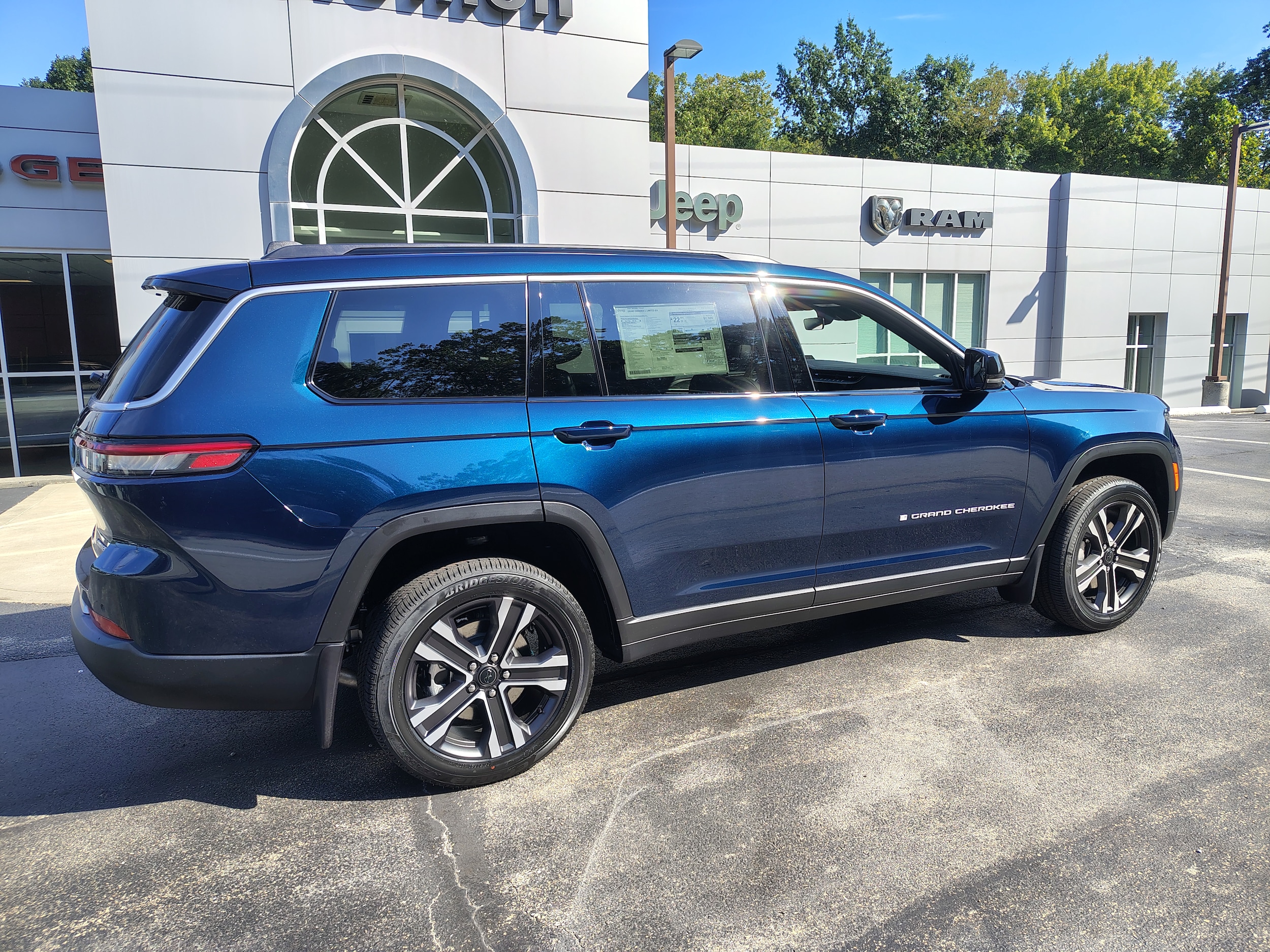 2027 Jeep Grand Cherokee L Limited Fathom Blue Pearlcoat at Solomon CJD Carmichaels