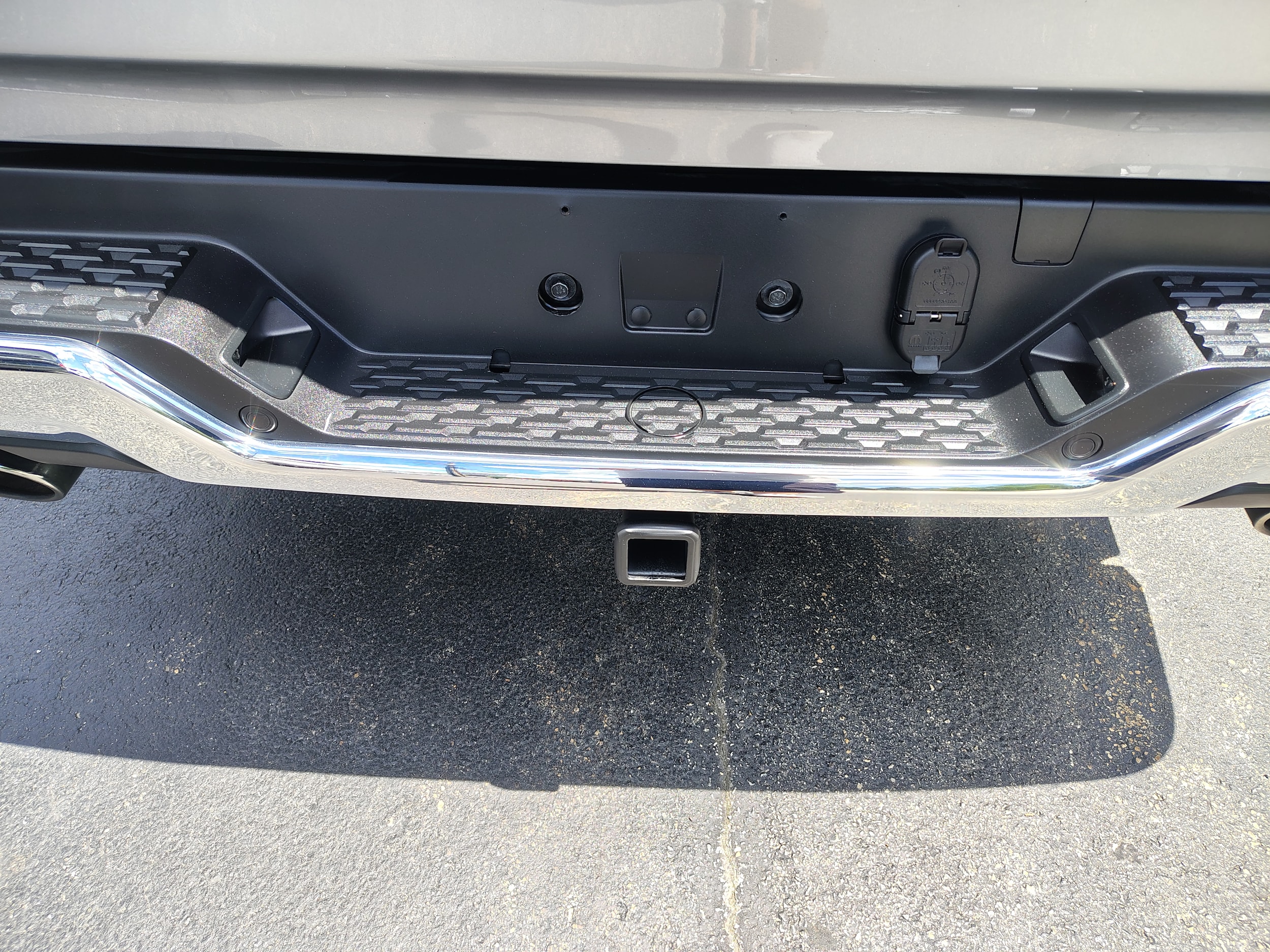 2025 Ram 1500 Big Horn Billet Silver Metallic Clearcoat at Solomon CJD Carmichaels