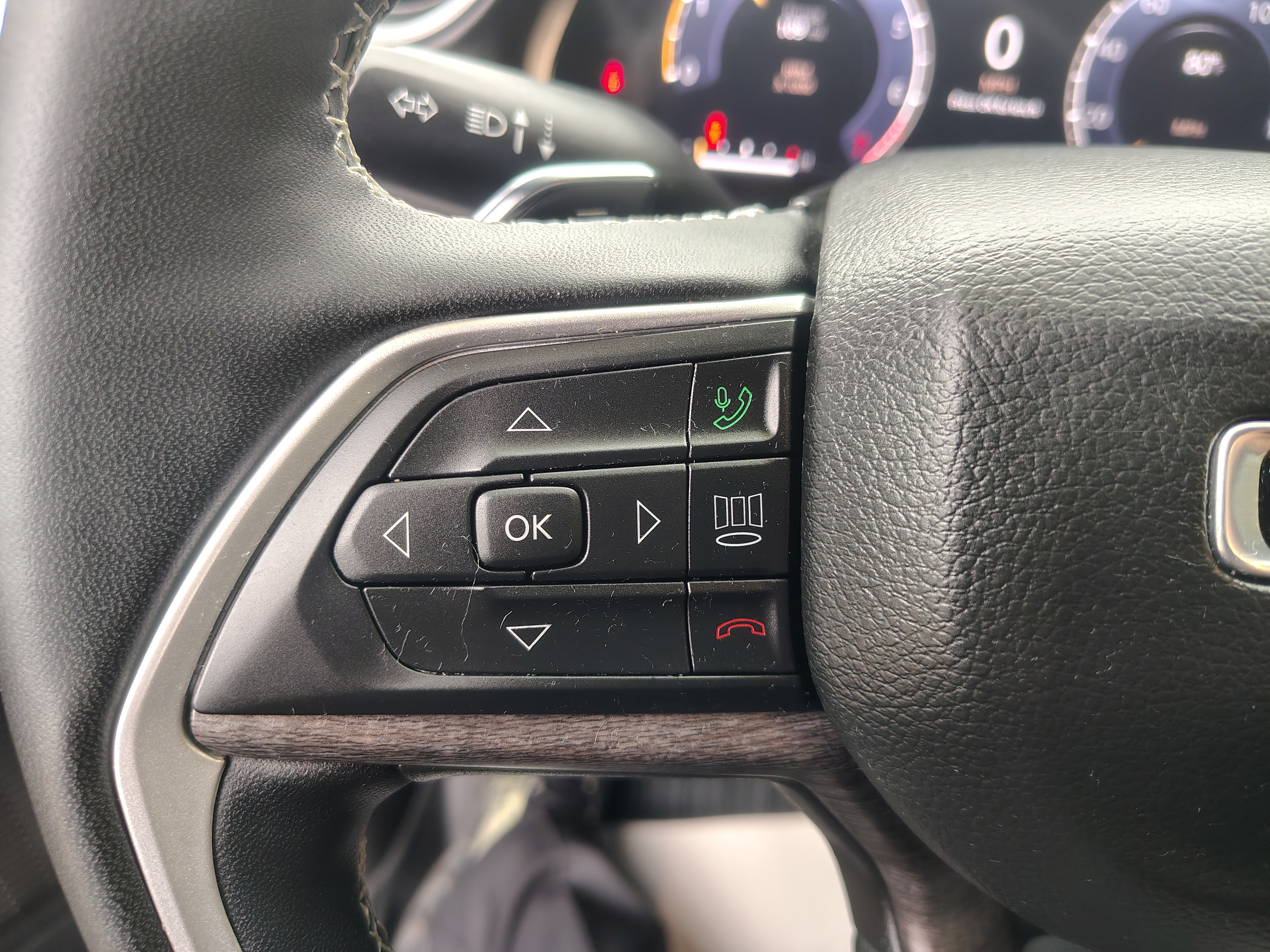 2025 Jeep Grand Cherokee L photo 36 of 45