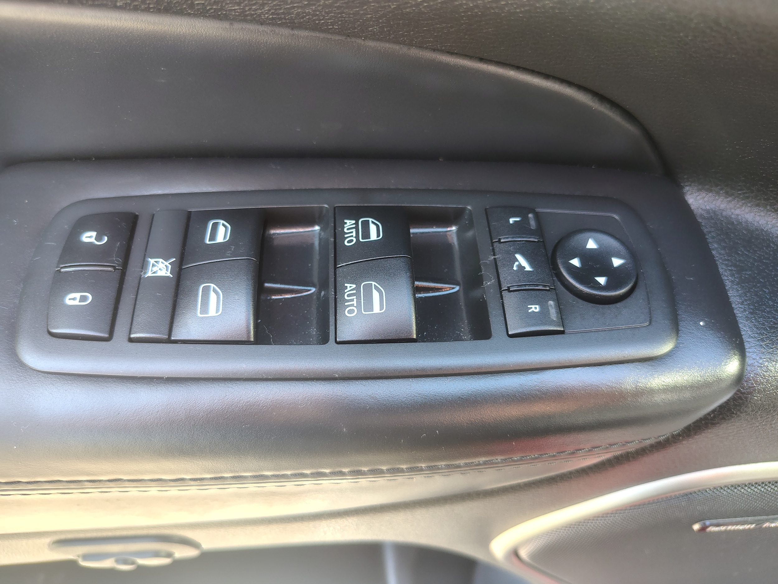 2018 Jeep Grand Cherokee photo 23 of 44