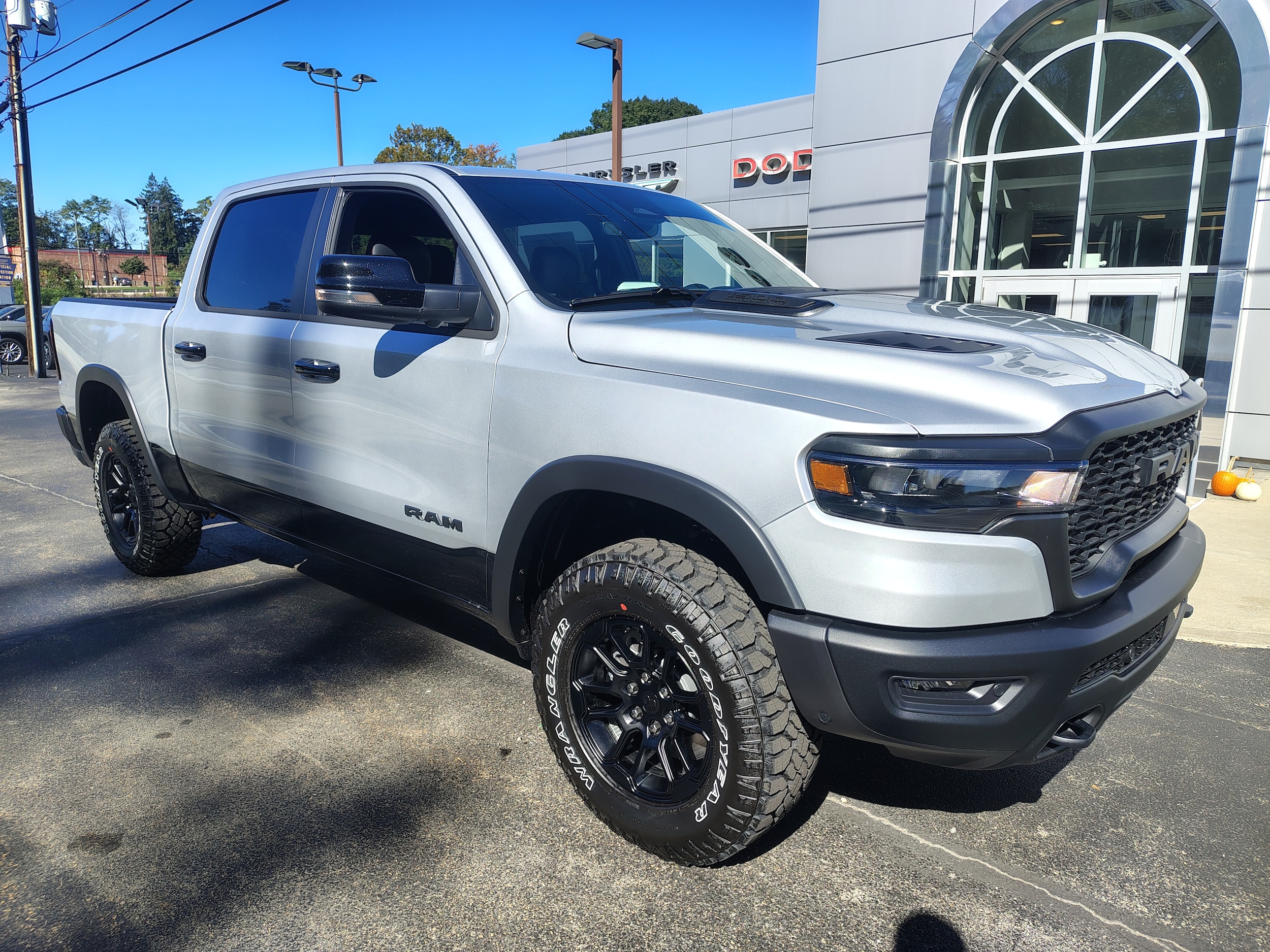 2027 Ram 1500 photo 2 of 41