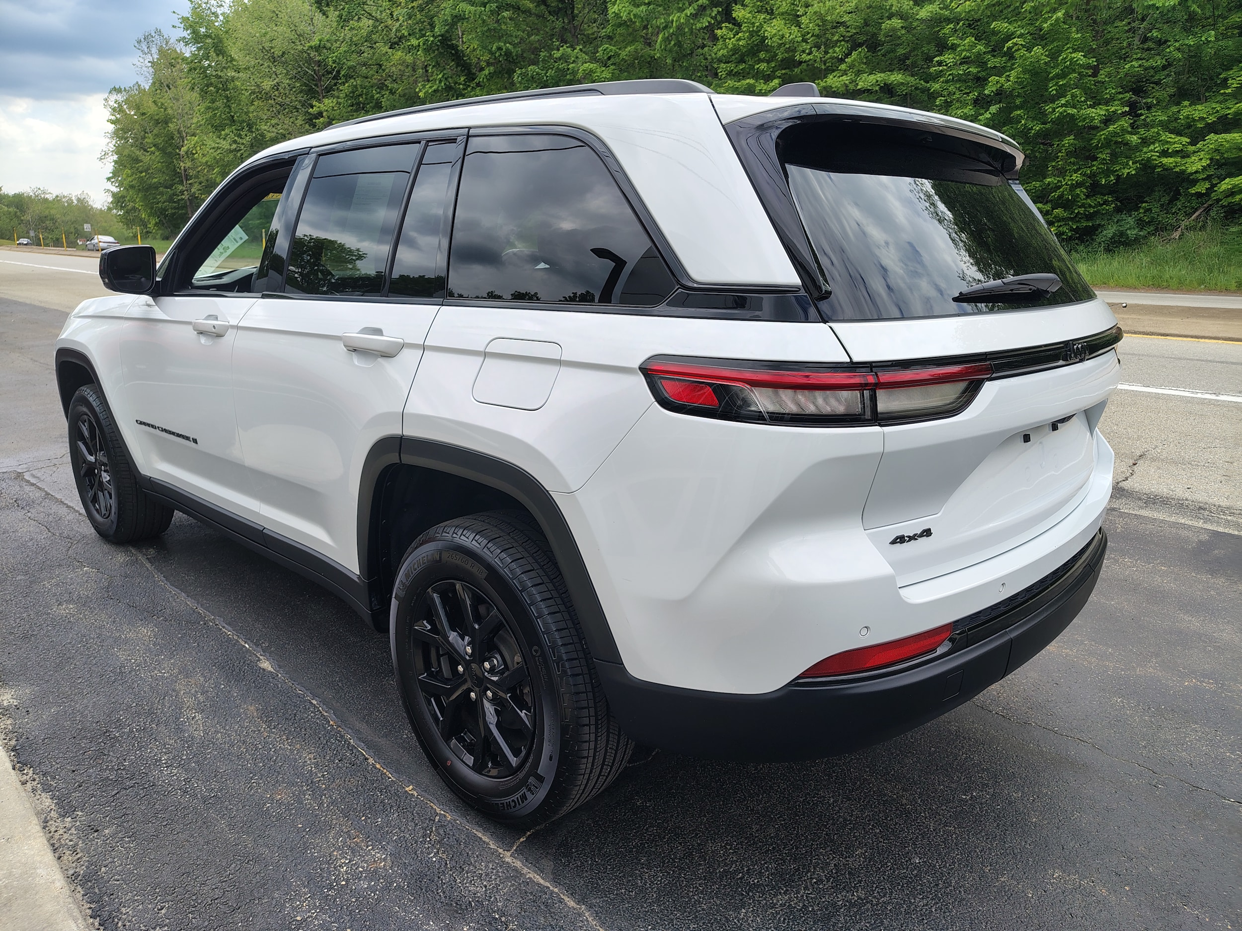 2024 Jeep Grand Cherokee Altitude X Bright White Clearcoat at Solomon CJD Carmichaels