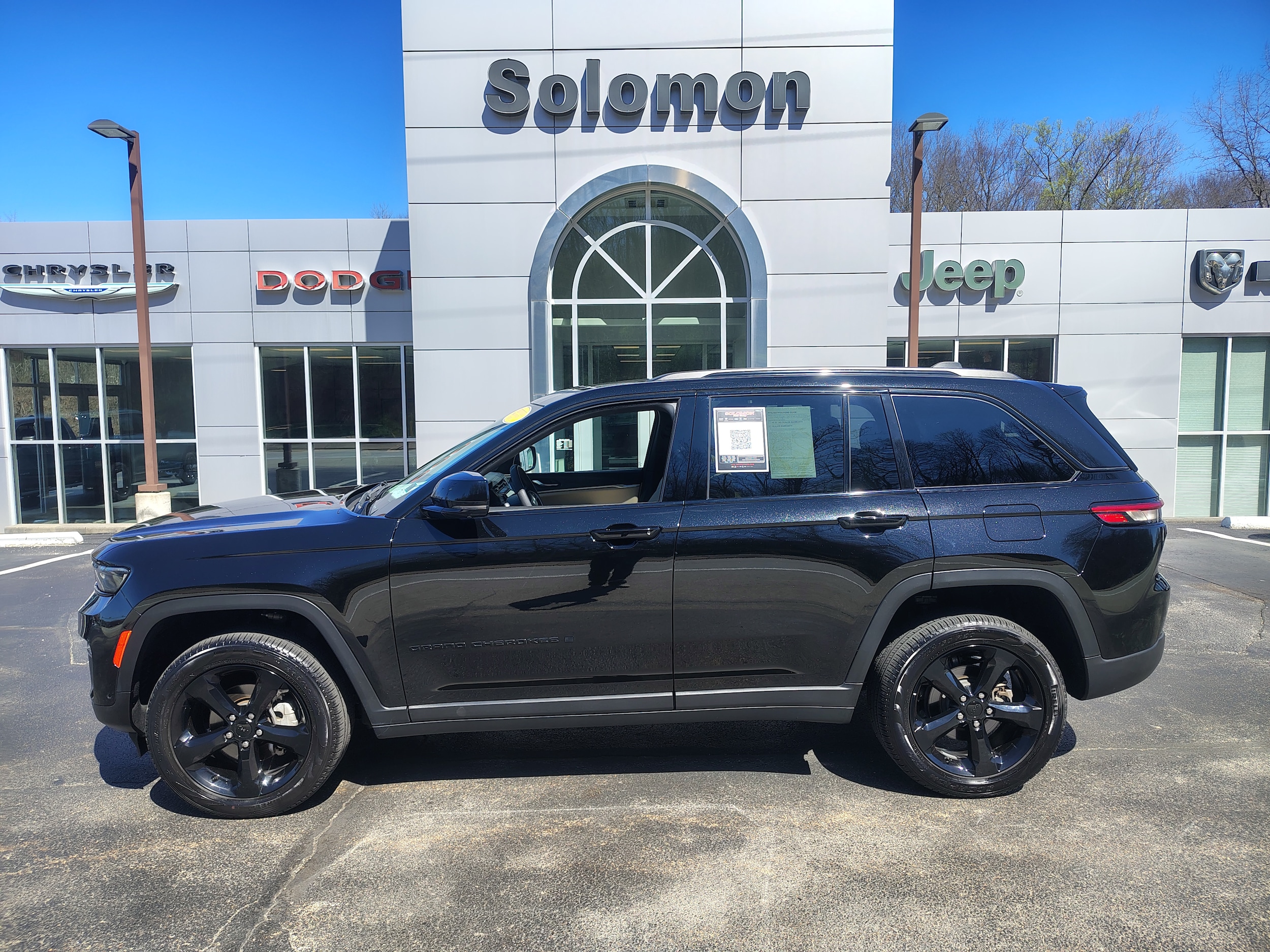 2024 Jeep Grand Cherokee Limited Diamond Black Crystal Pearlcoat at Solomon CJD Carmichaels
