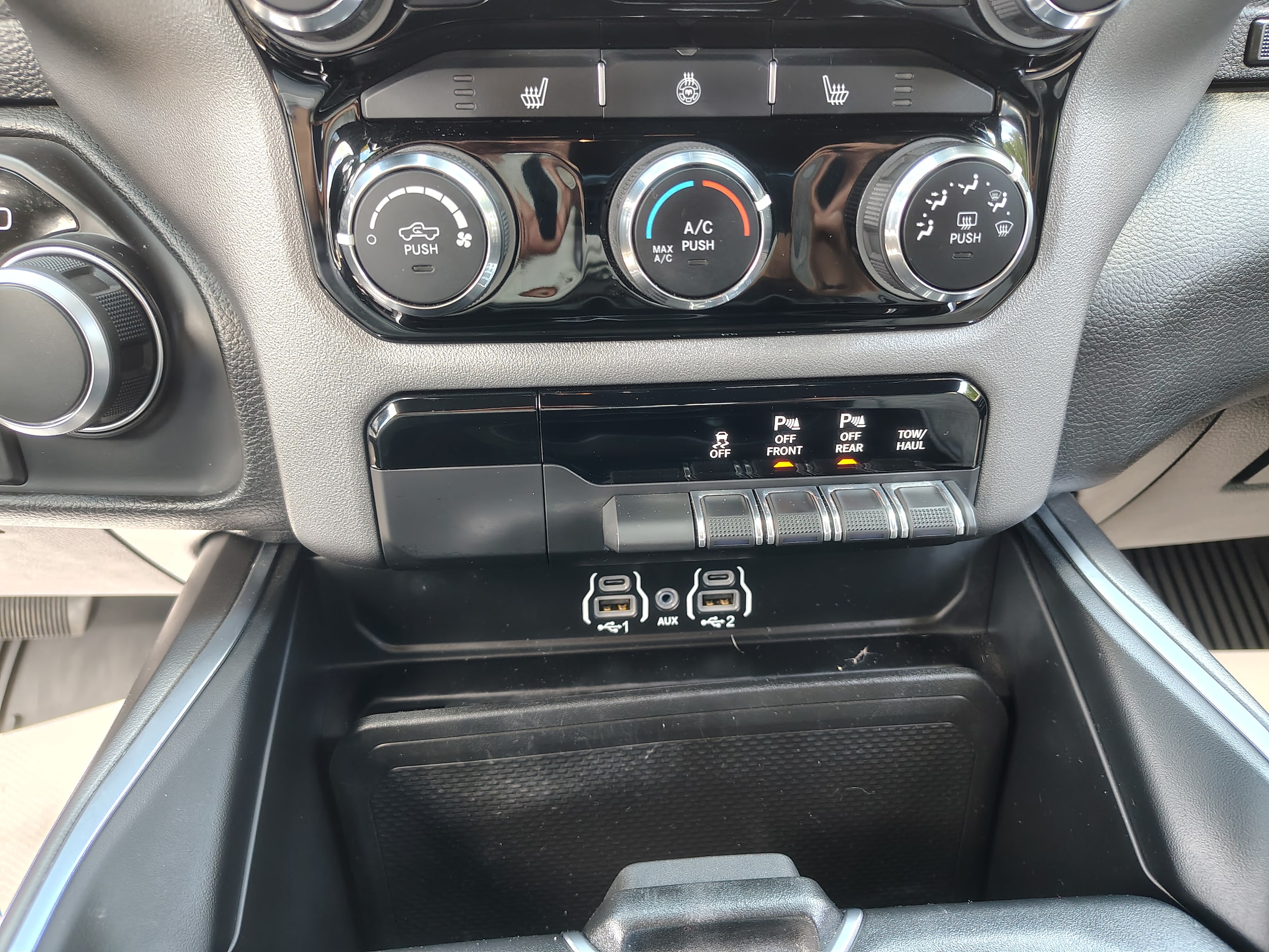 2025 Ram 1500 Big Horn Billet Silver Metallic Clearcoat at Solomon CJD Carmichaels