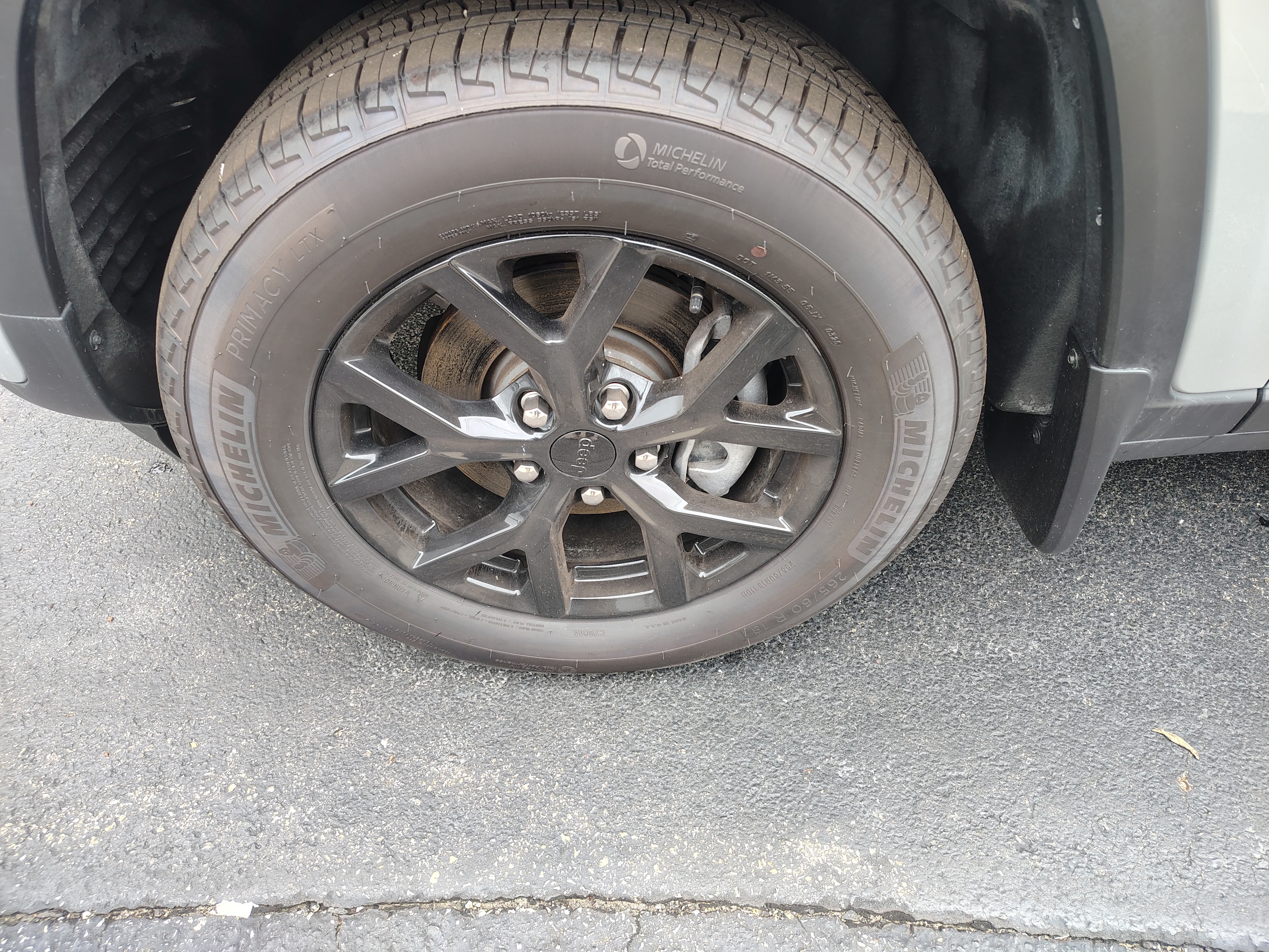 2026 Jeep Grand Cherokee LAREDO ALTITUDE 4X4 Silver Zynith at Three Rivers CJD