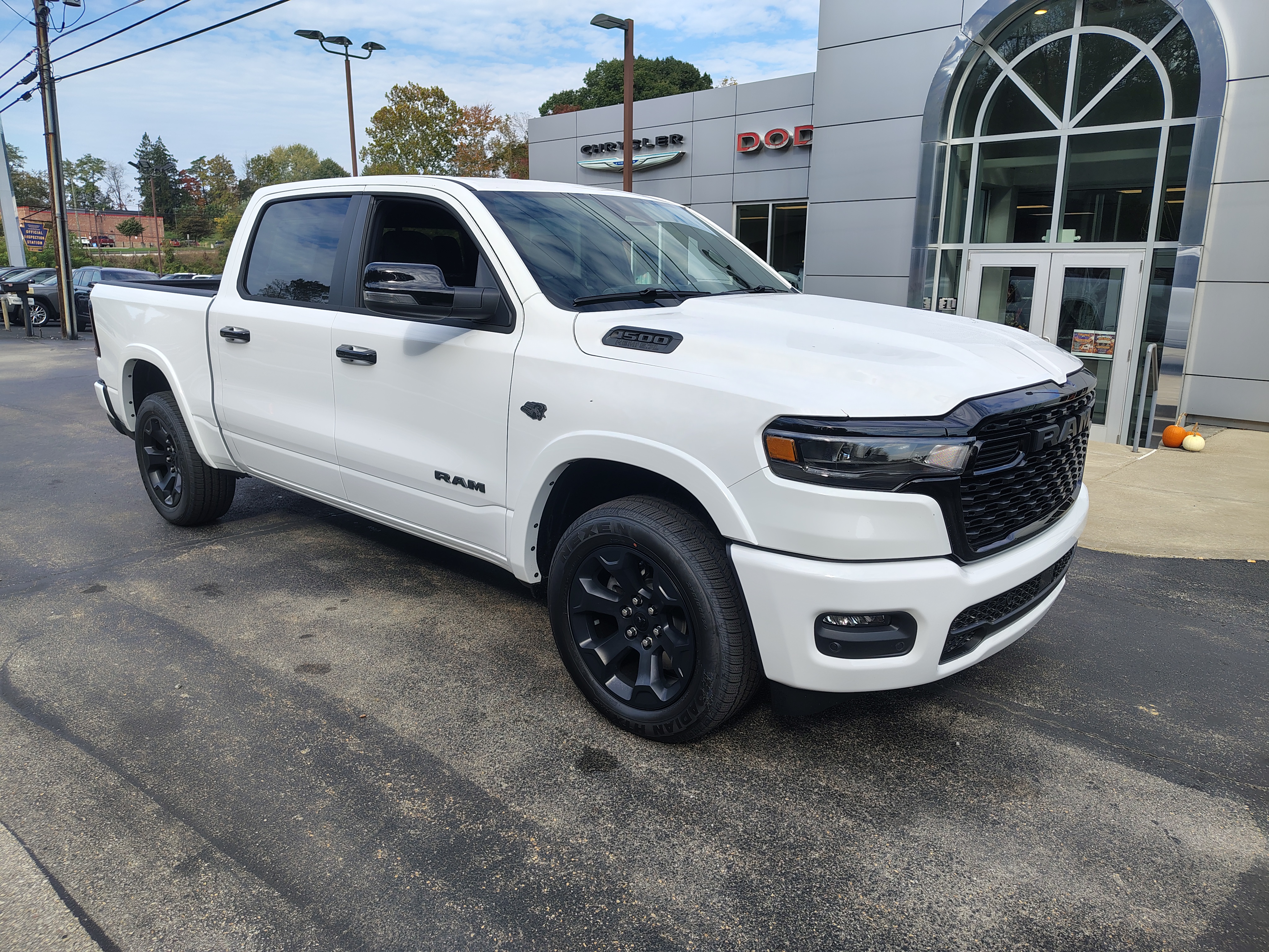 2027 Ram 1500 photo 2 of 42
