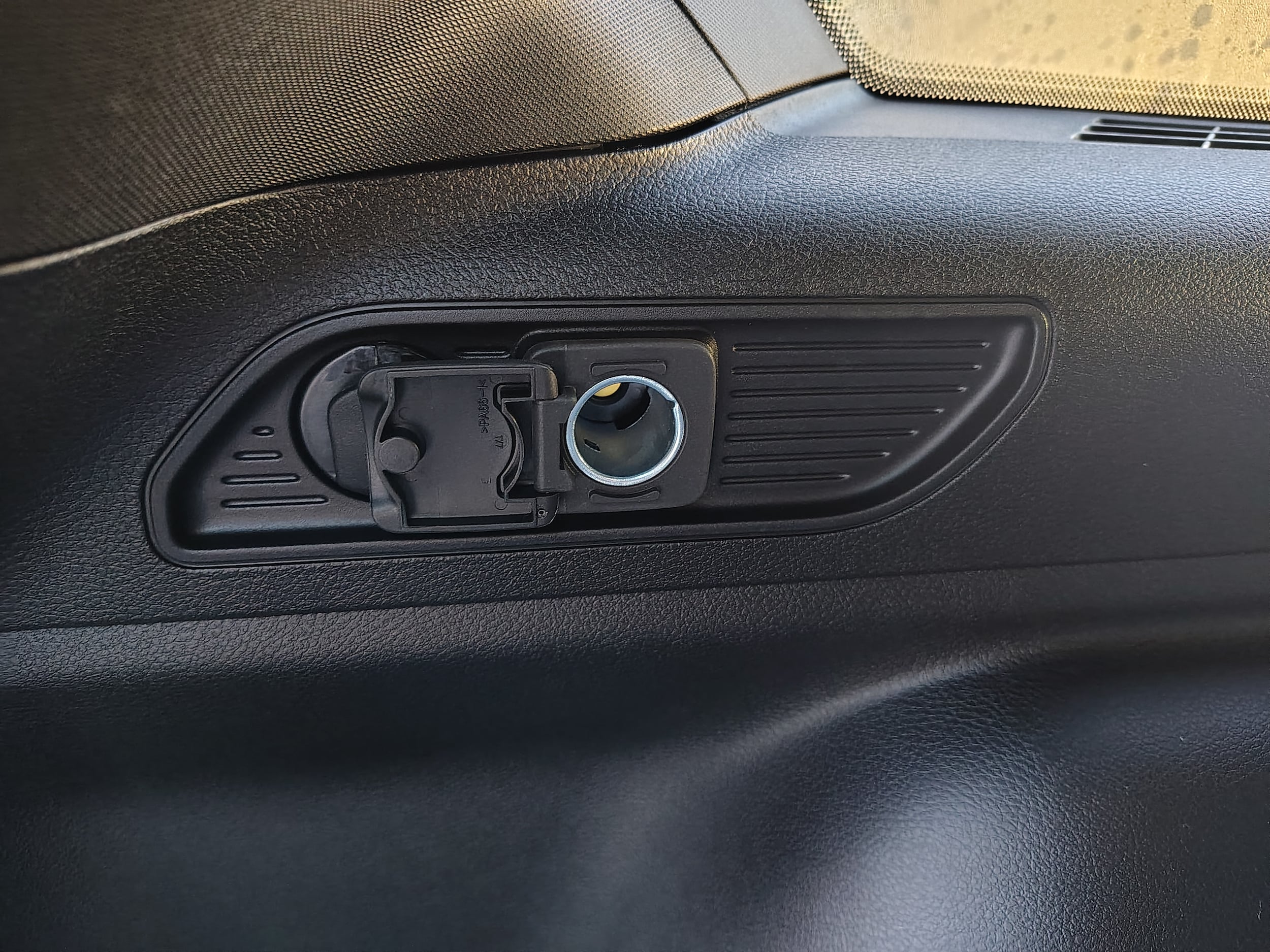 2027 Jeep Grand Cherokee photo 13 of 43