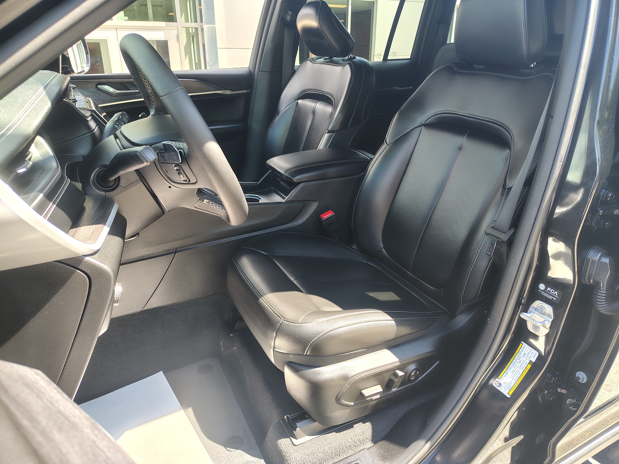 2024 Jeep Grand Cherokee Limited Diamond Black Crystal Pearlcoat at Solomon CJD Carmichaels